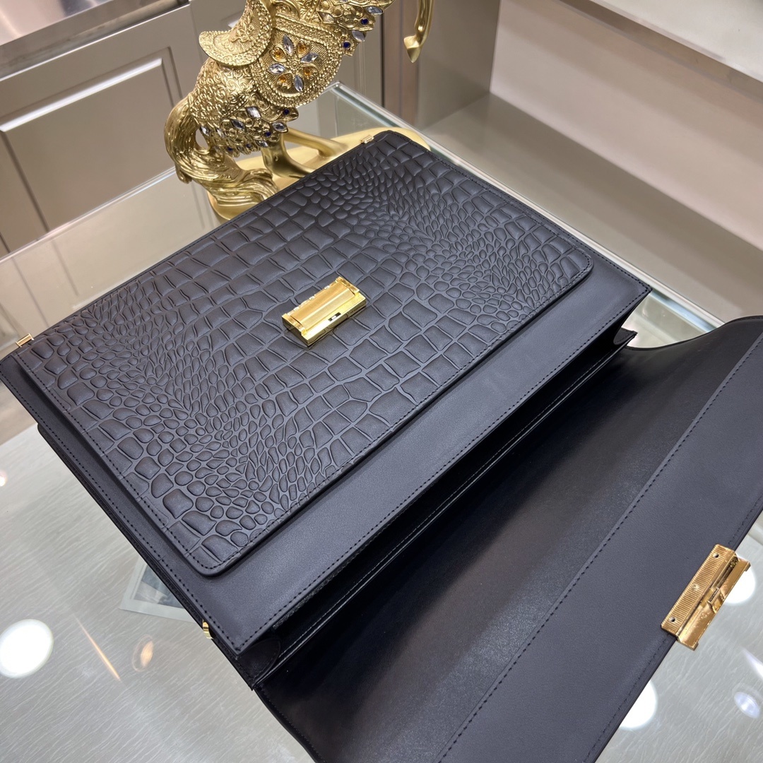 🌹Montblanc International(万宝龙)🔥万宝龙新款男士定型公文包,采用进口牛皮制作,
