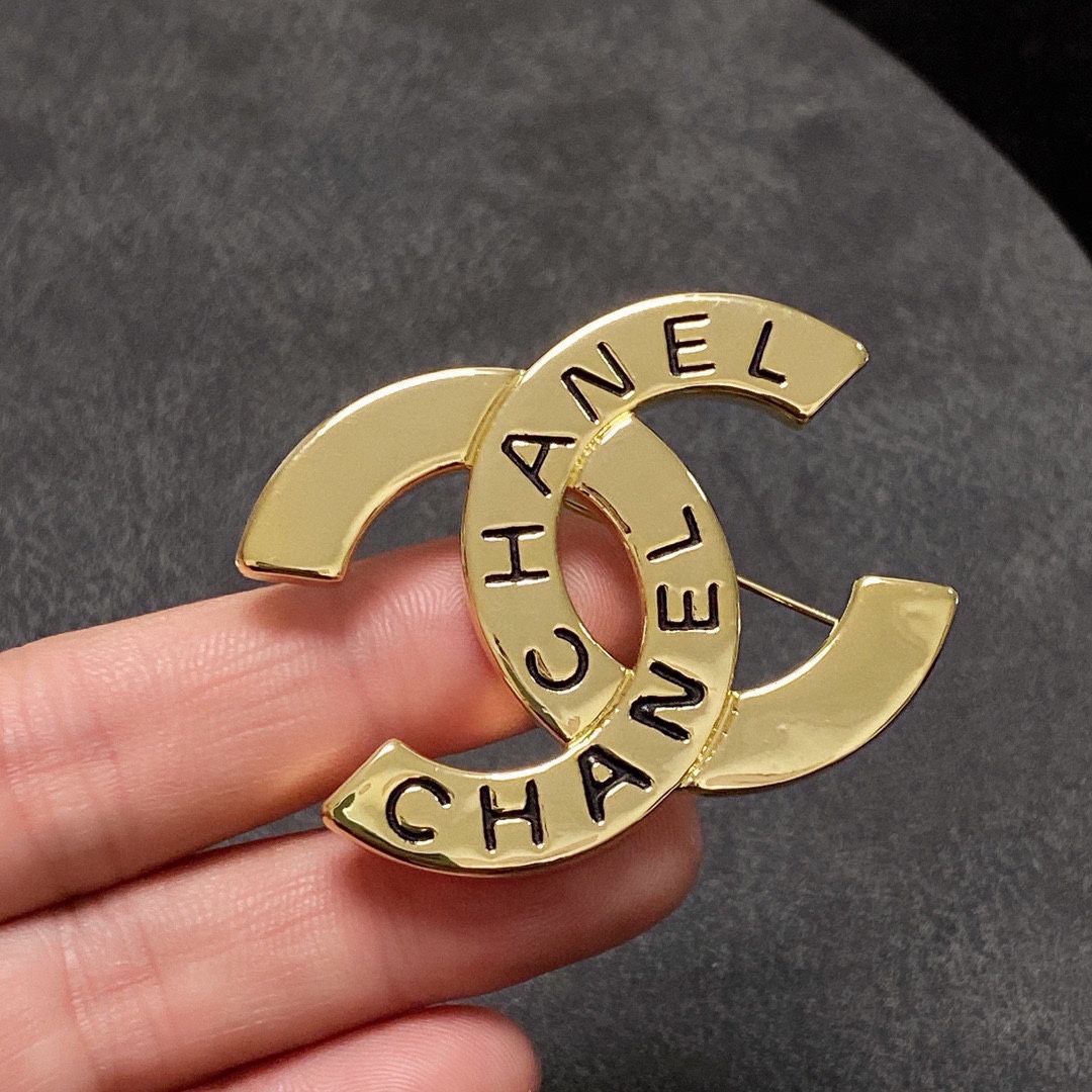 Diseñador de réplica práctico y versátil
 Chanel Joyas Broche Mirror Copy Luxury
 Mujeres