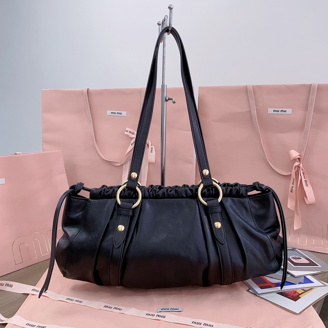 Miu Miu 5BG28# MIU second-hand armpit dumpling bag, new soft sheepskin full of retro and nostalgic style, matched with steel aged metal hardware,