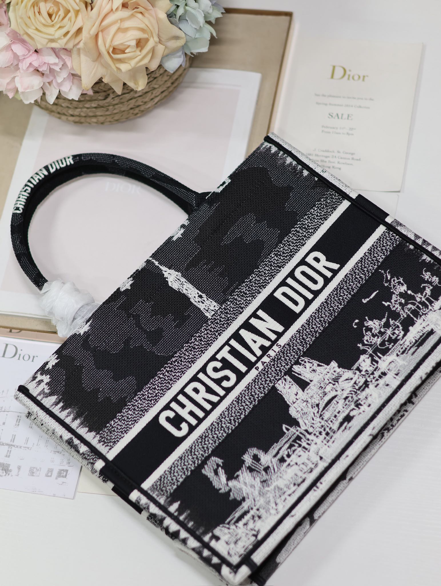 埃菲尔铁塔黑色 Dior book tote 购物袋