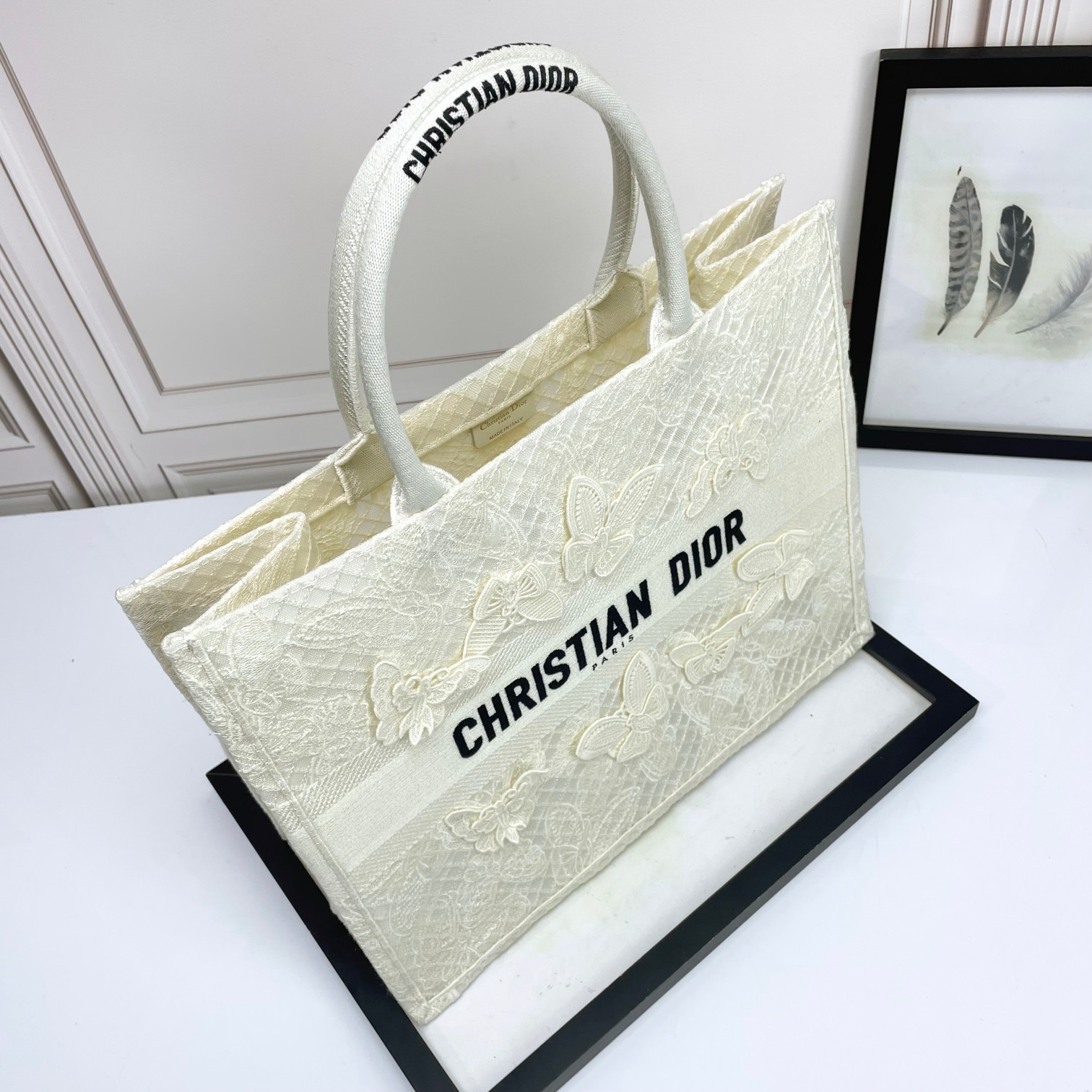 Dior迪奥购物袋托特带花白蝴蝶 42cm 这款 Book Tote 手袋由 D6688