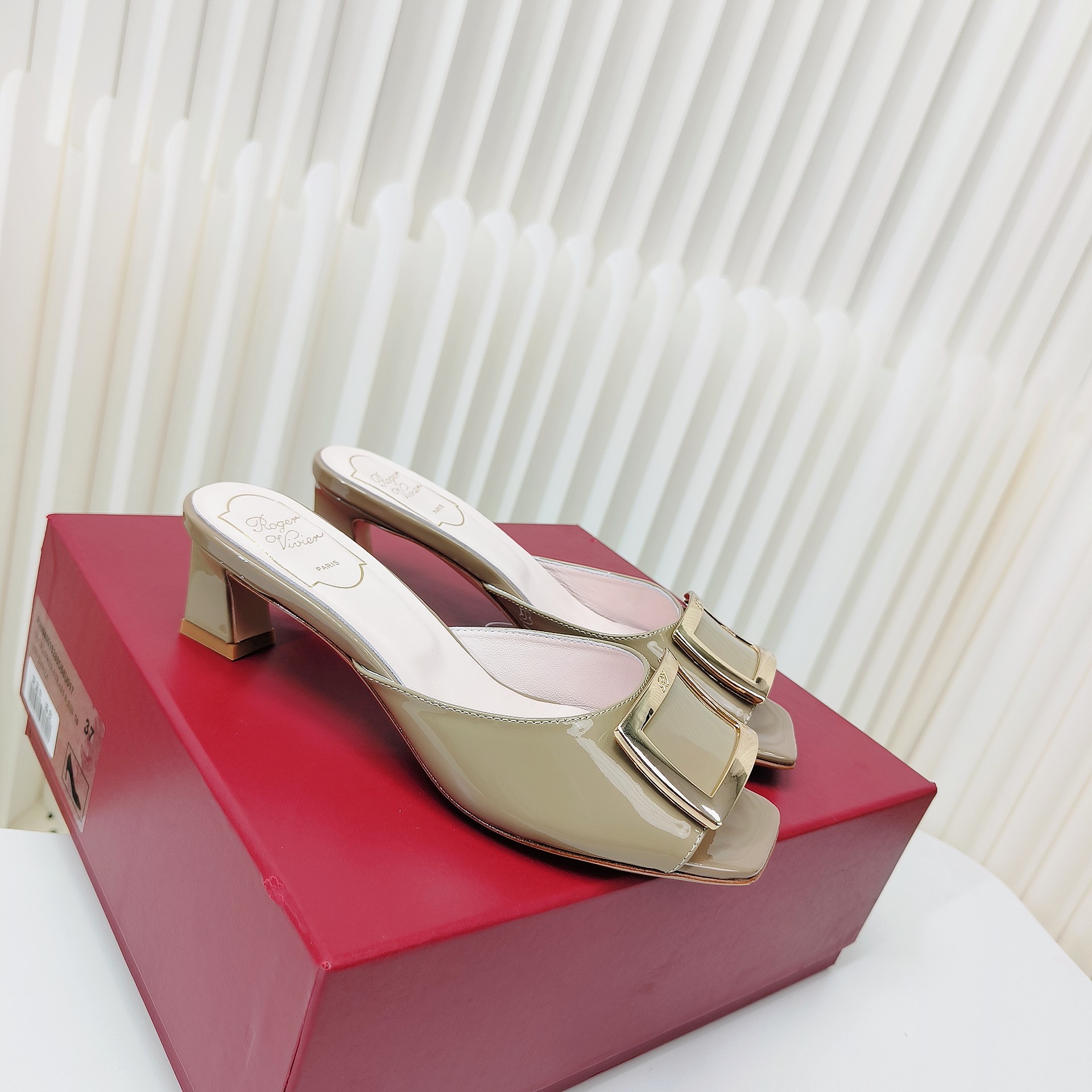 Replcia Cheap From China
 Roger Vivier Shoes Slippers Patent Leather Summer Collection