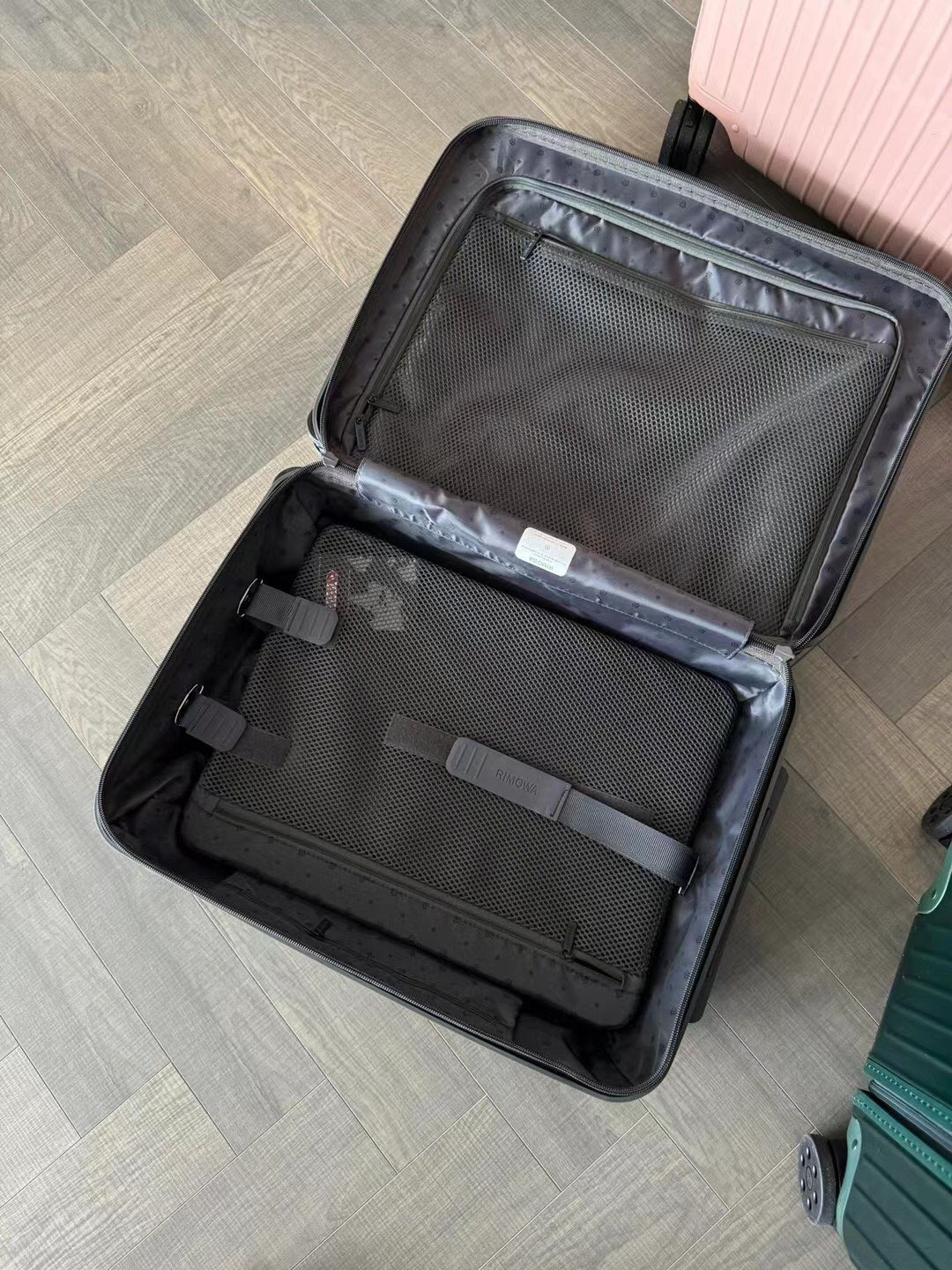 _dwT9sowRyzCfk_kSvmOuxCuVlxZatDPz8a-JfVQ