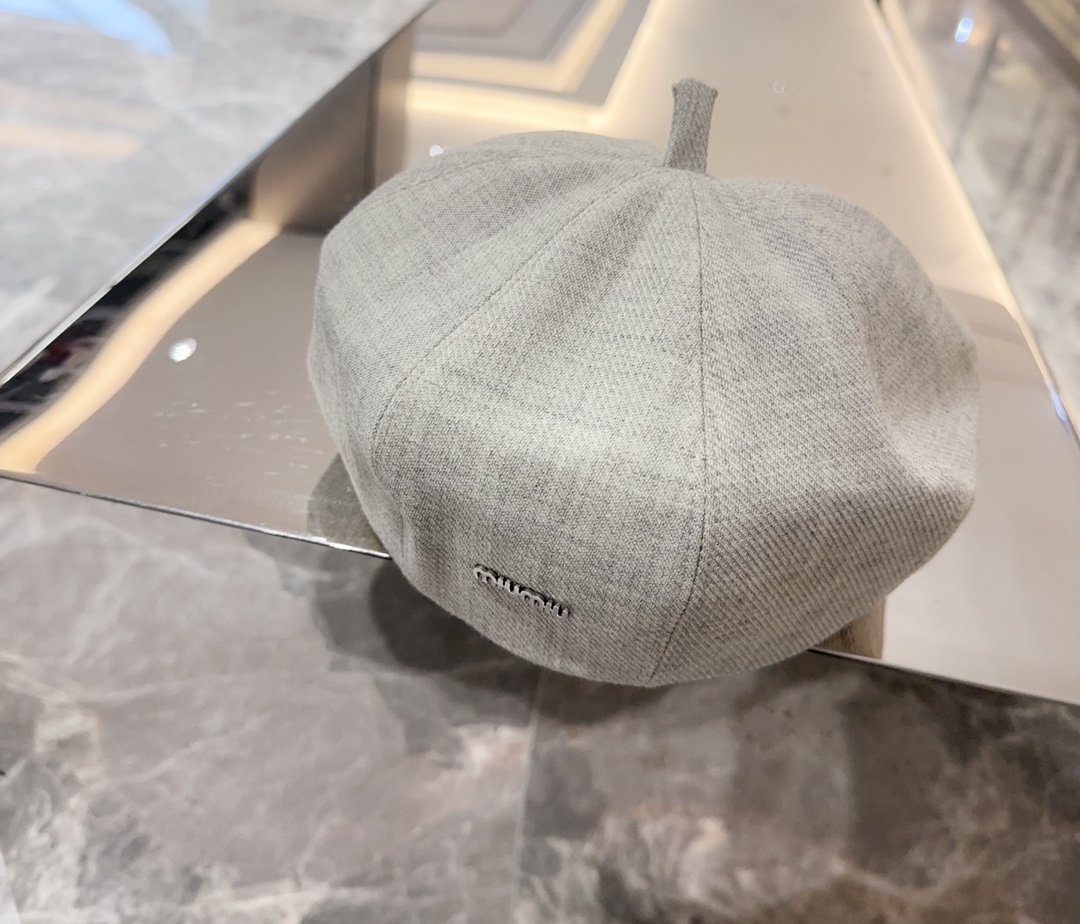 NO:202208,Miumiu The new octagonal hat in early autumn is the god of showing a small face!  A solid color hat is the permanent and versatile style!  Agree with sisters hat fisherman hat baseball hat knit hat, hat, miumiu, espadrilles, hats19860909miumiu 早秋新款八角帽才是显脸小的神！ 纯色的帽子才是永久的百搭款！同意吗姐妹们帽子渔夫帽棒球帽针织帽,帽子,miumiu,espadrilles,hats,hat