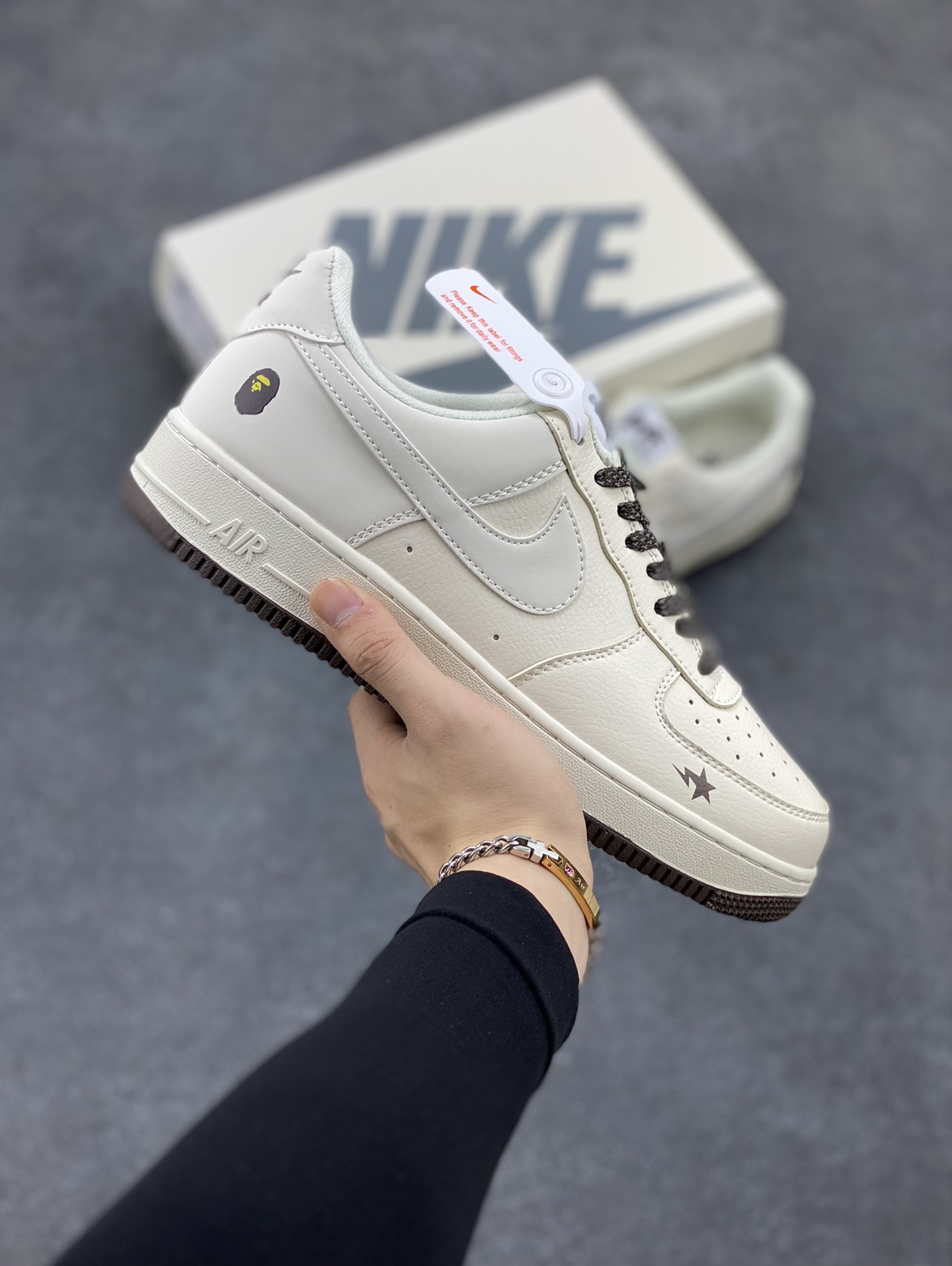 Air Jordan Force 1 الأحذية الأحذية الرياضية Air Jordan الأحذية الكاجوال أسود . منتصف الجزء العلوي