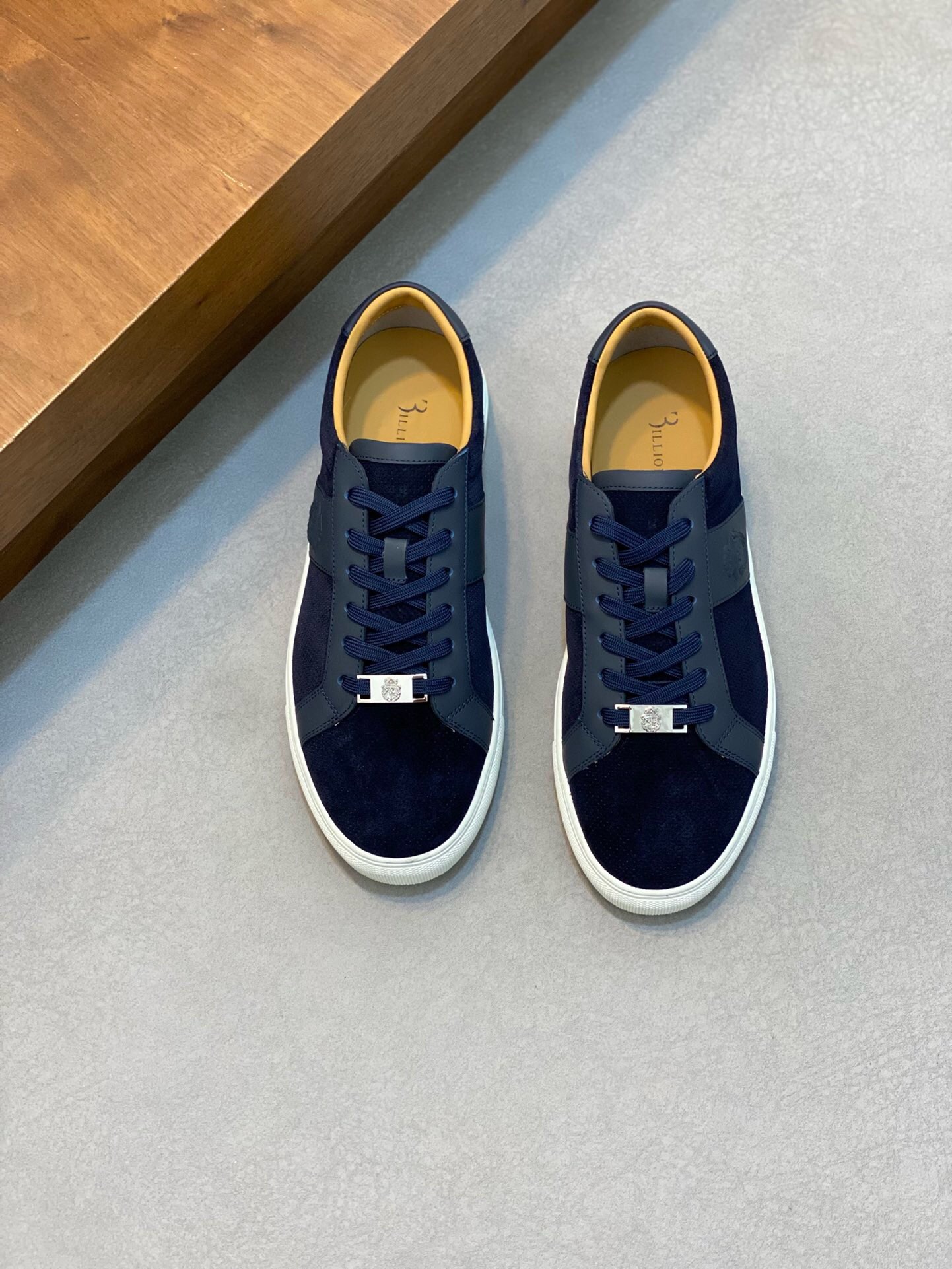 NO:217182,Brand BILLIONAIRE Color original color matching Number 38-44 Customized 45 Price Material Billionaire new product Casual shoes!  High quality Top version 1:1 production fashion trend details are impeccable using imported original cowhide to make comfortable and breathable cowhide inner cowhide feet, comfortable foot feeling and superior quality original large bottom, billionaire, cowhide19860909品牌BILLIONAIRE 颜色原版配色 码数38-44定做45 价格 材质亿万富翁新品 休闲鞋！高品质 顶级版本1:1制作时尚潮流细节无可挑剔采用进口原版牛皮制作舒适透气牛皮内里牛皮垫脚、脚感舒适品质优越原版大底,亿万富翁,cowhide,Men's shoes