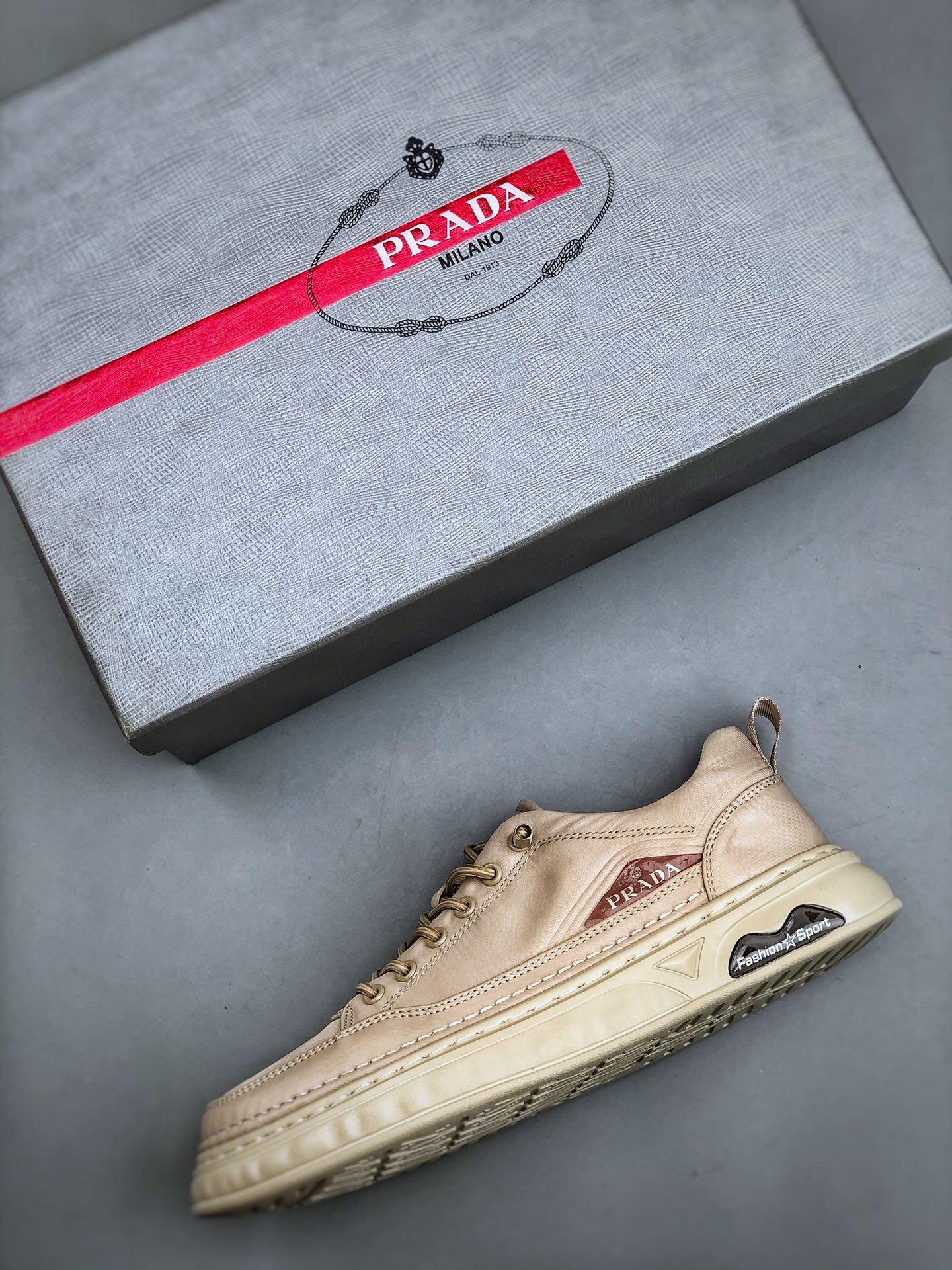 260 【 PRADA】普拉达 -高端品质 原单 -鞋面：开边珠小牛皮