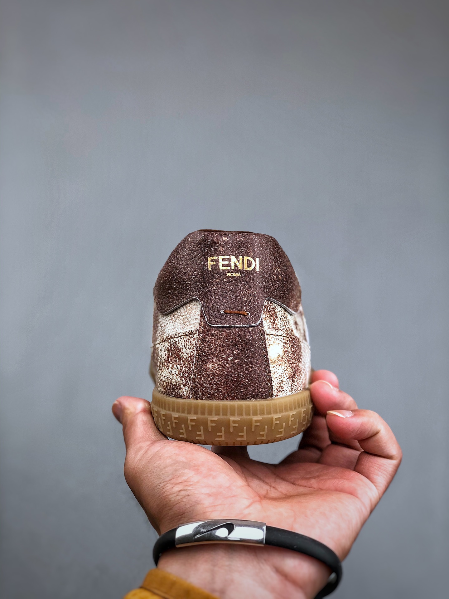 400 Fendi FIight芬迪情侣款休闲鞋 独家定制