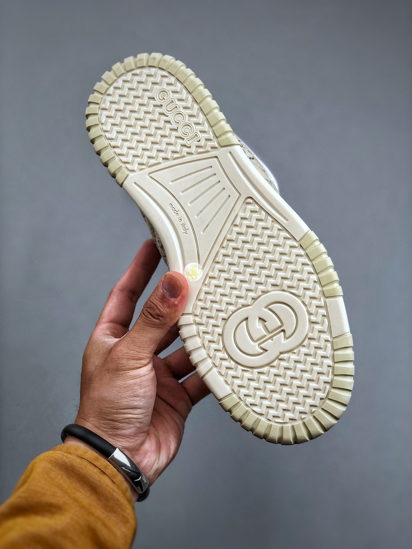 420 古驰Gucci Re-Web Leather Sneakers 系列低帮复古百搭训练休闲运动小白板鞋“皮革米白乌木色GG红绿标牌