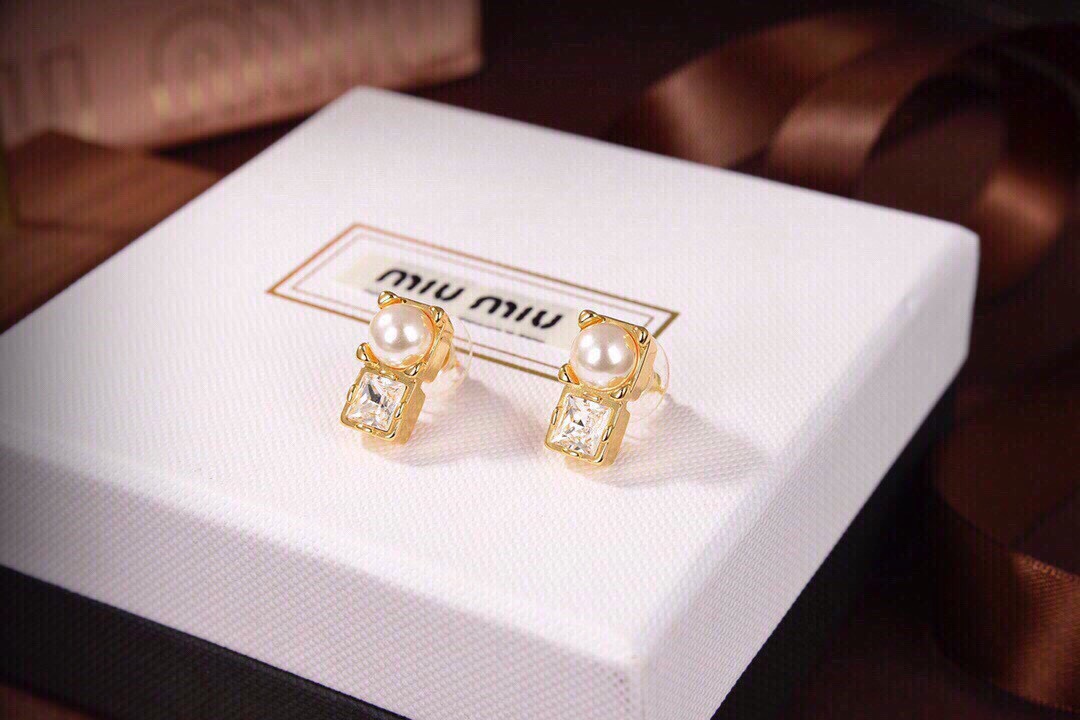 MiuMiu Jewelry Earring Fashion
