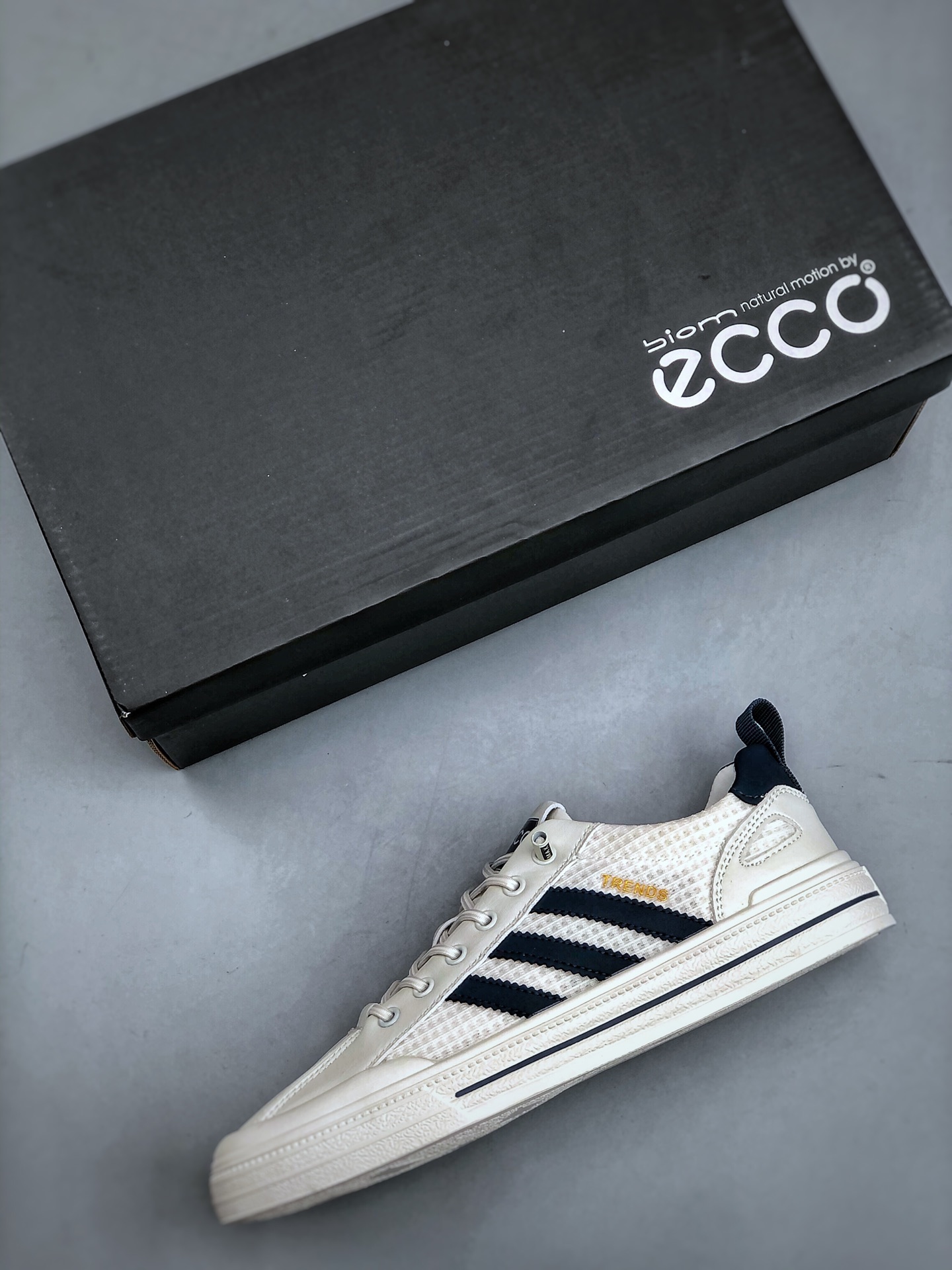260 Y/ECCO爱步 广东原版 配备原版三件套 防尘纸 手提袋