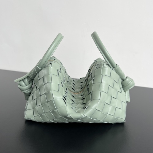 Bottega Veneta Loop Bag: Versatile Crossbody & Shoulder Bag, 19x12x9cm 1 Bottega Veneta Loop Bag: Versatile Crossbody & Shoulder Bag, 19x12x9cm