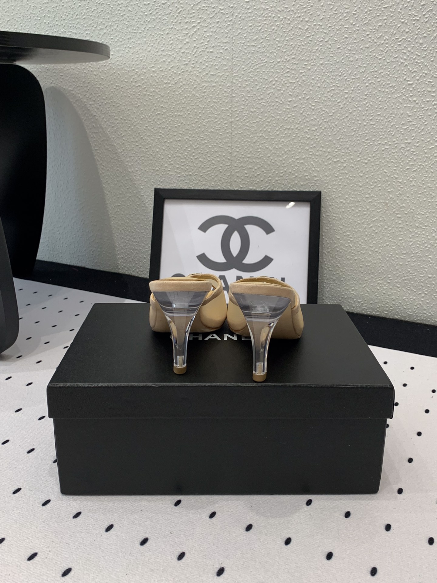 Chanel Chanel新款网纱蕾丝高跟拖鞋