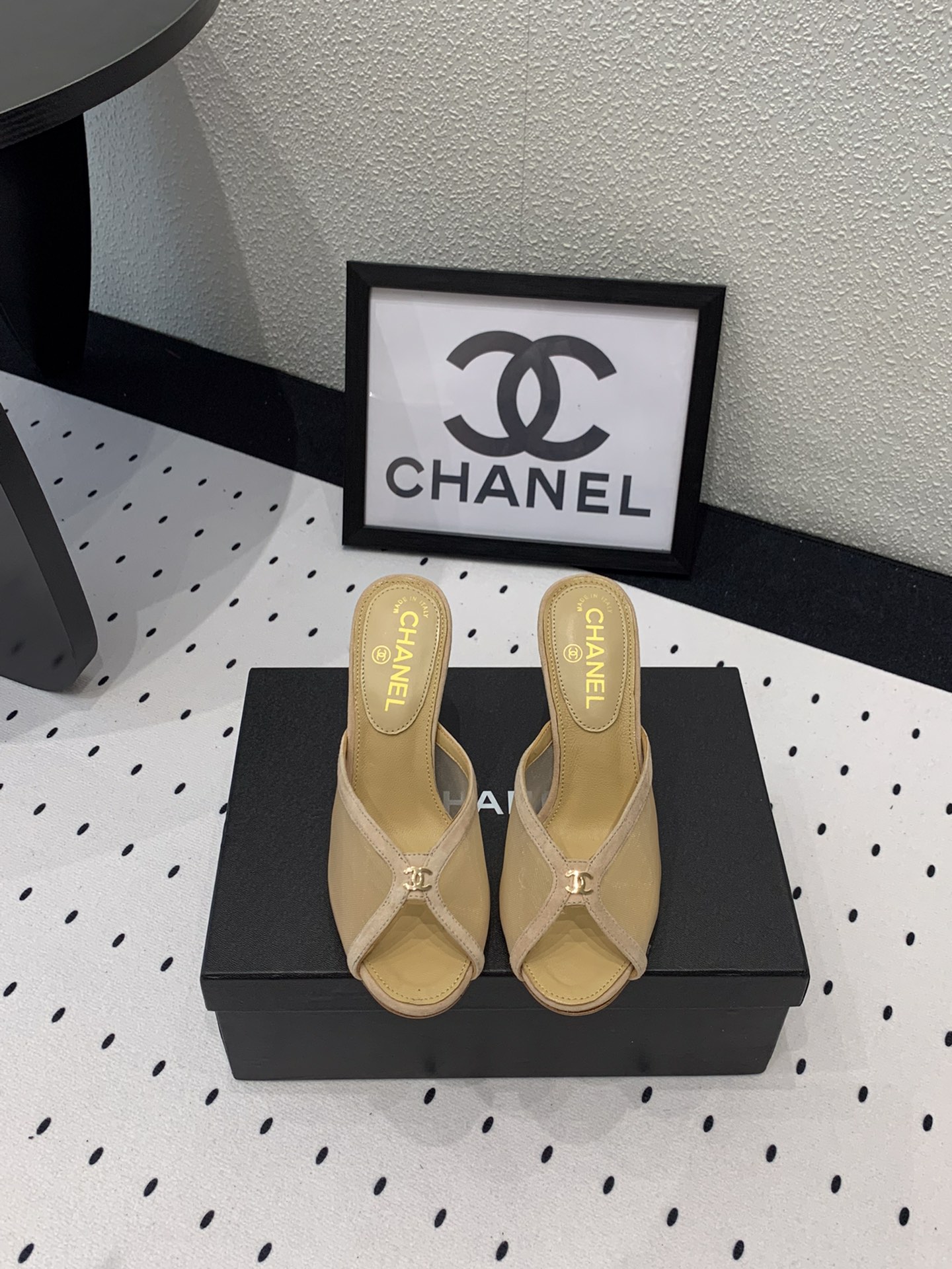 Chanel Chanel新款网纱蕾丝高跟拖鞋