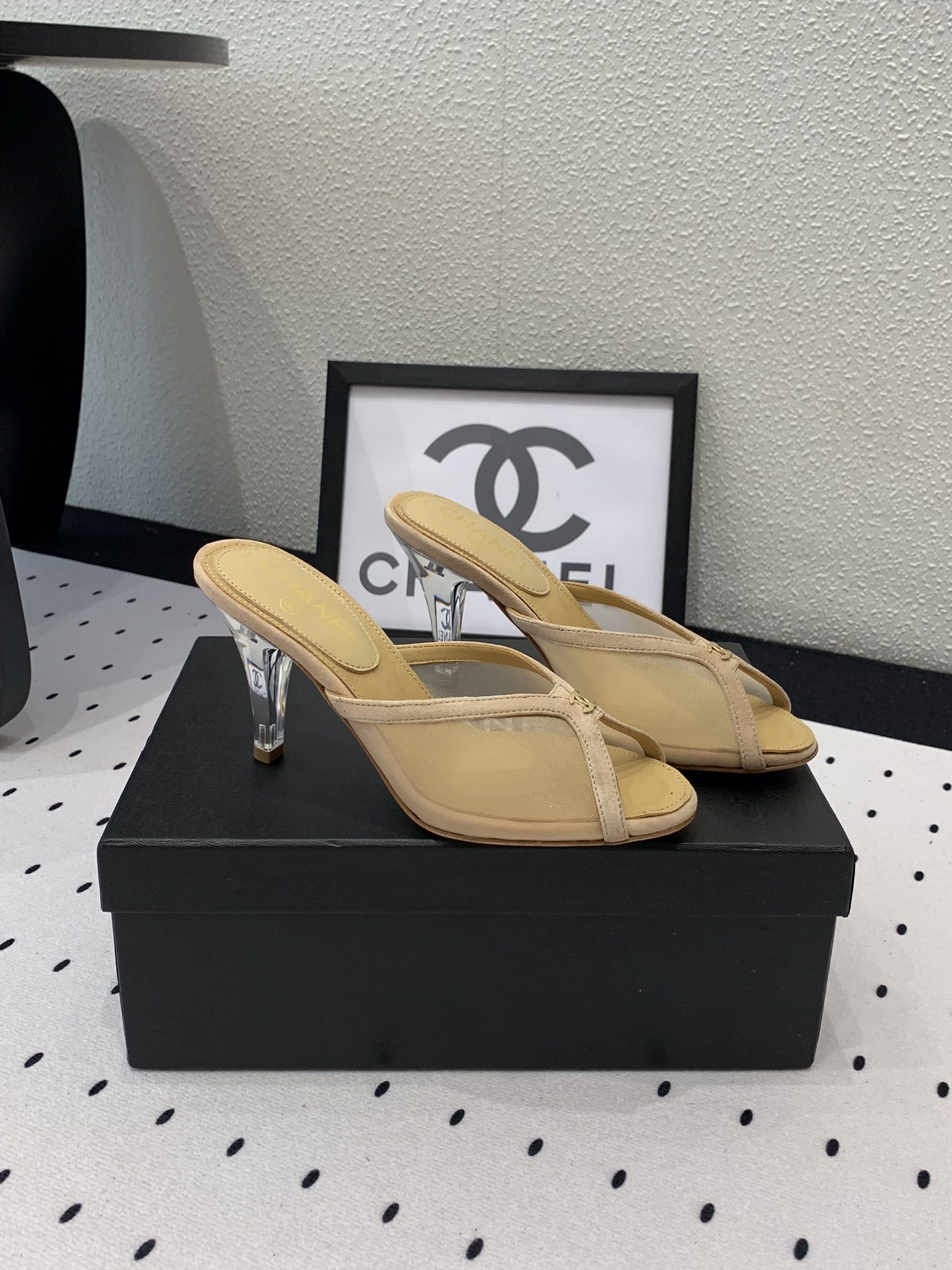 Chanel Chanel新款网纱蕾丝高跟拖鞋