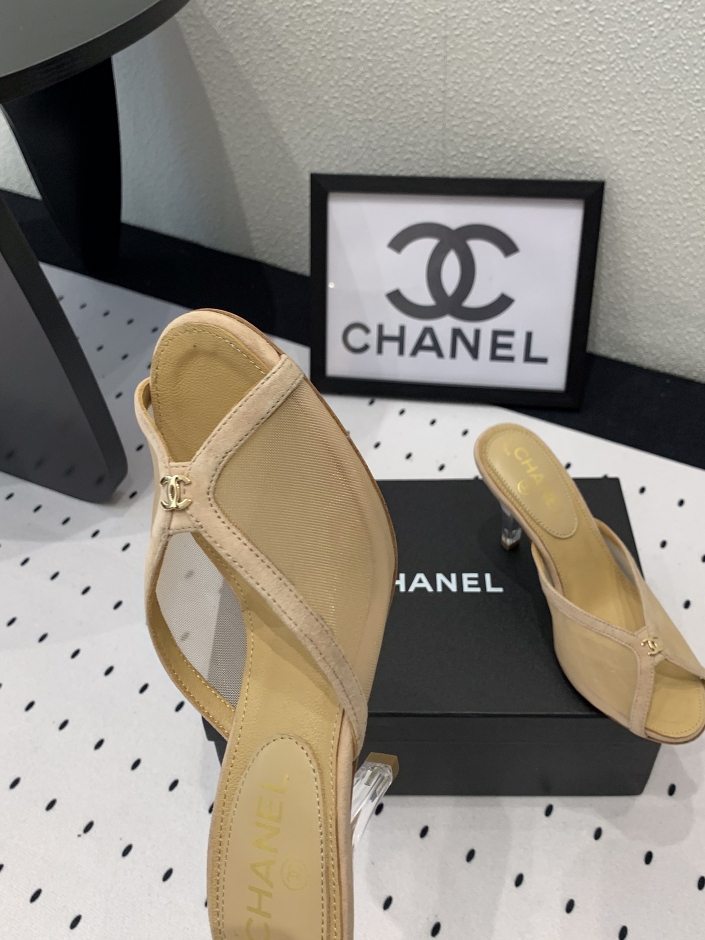 Chanel Chanel新款网纱蕾丝高跟拖鞋