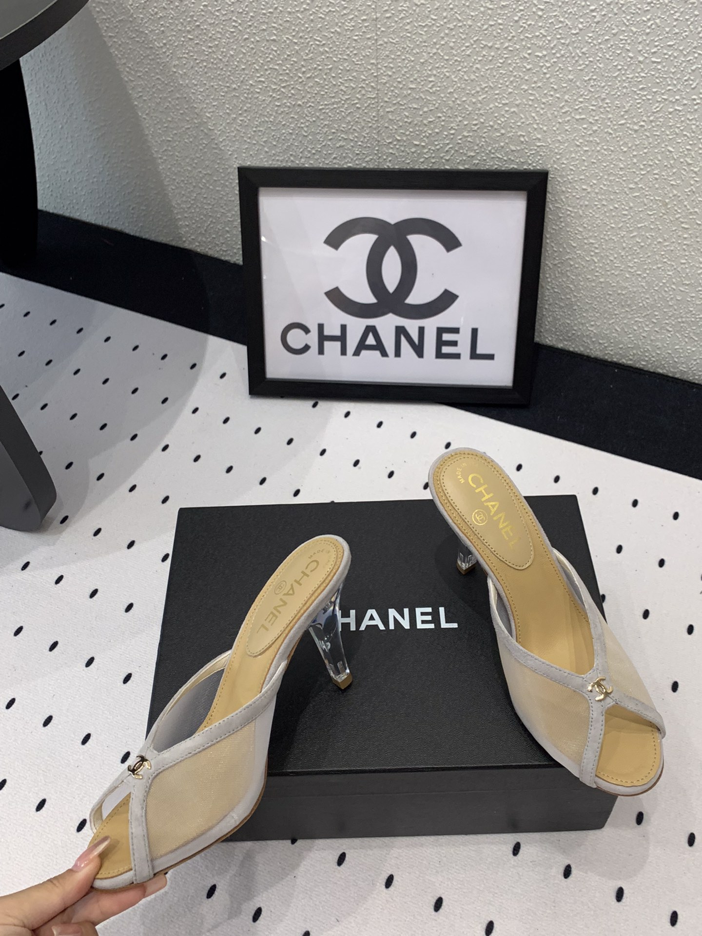 Chanel Chanel新款网纱蕾丝高跟拖鞋