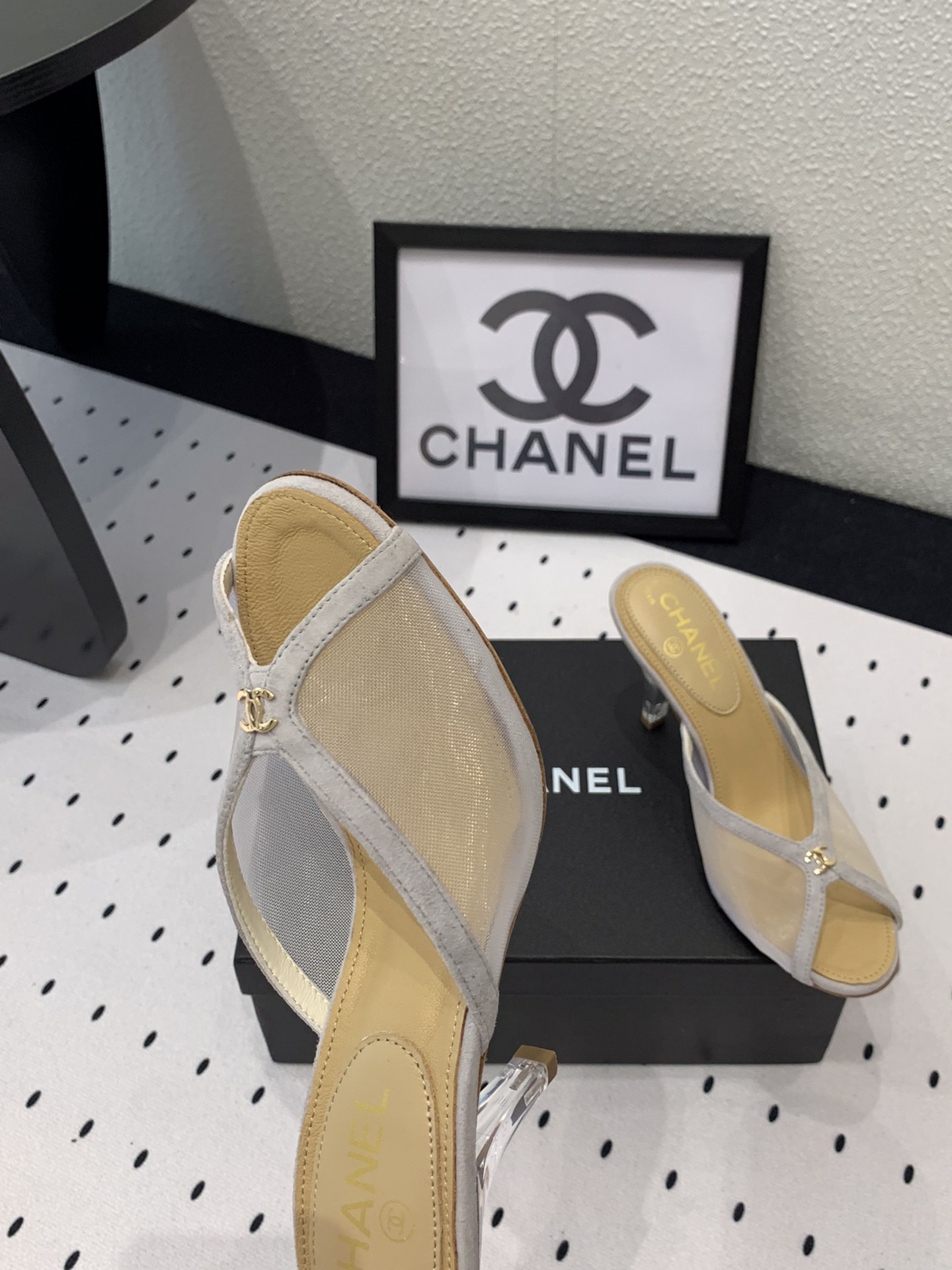 Chanel Chanel新款网纱蕾丝高跟拖鞋