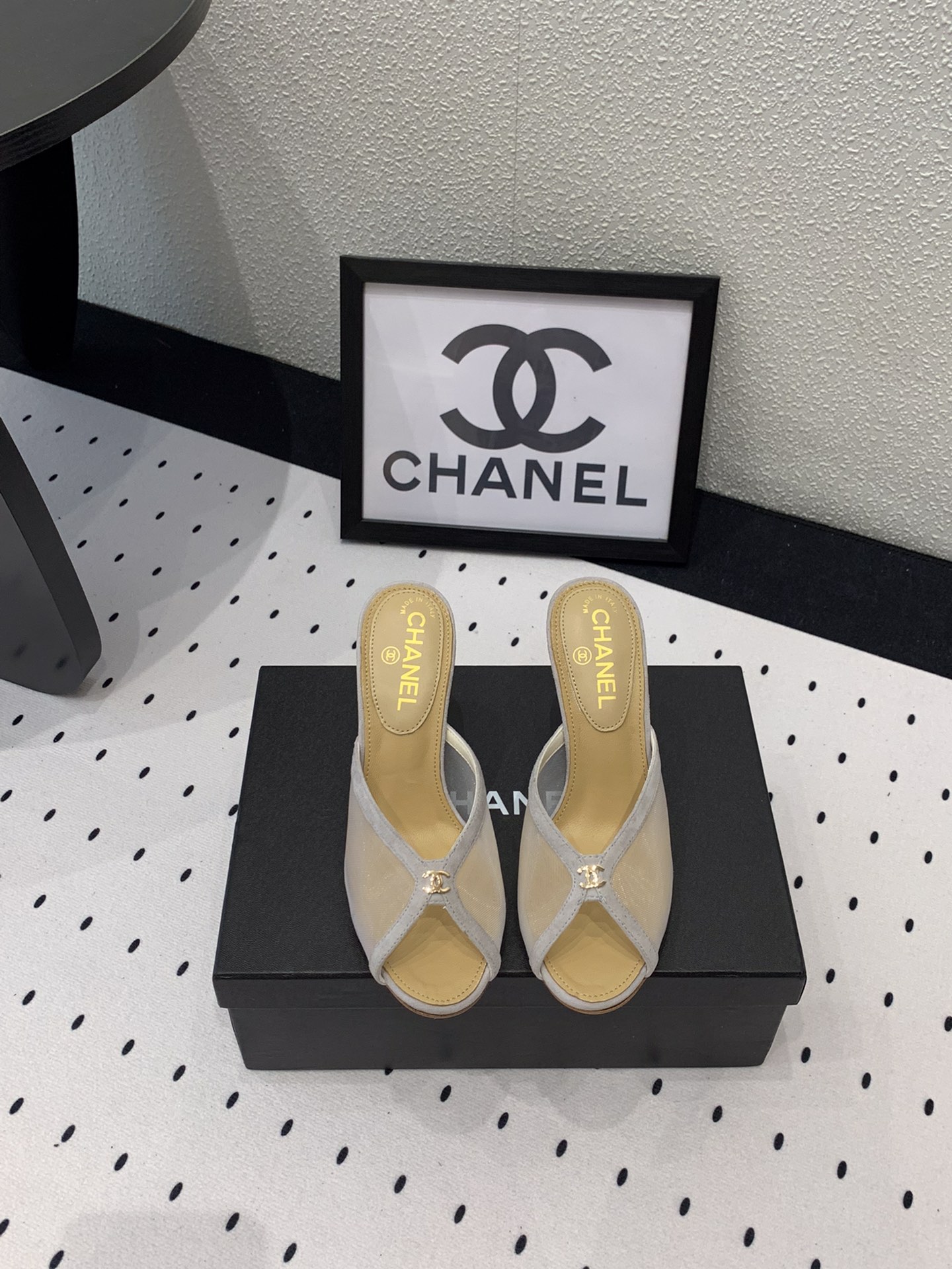 Chanel Chanel新款网纱蕾丝高跟拖鞋