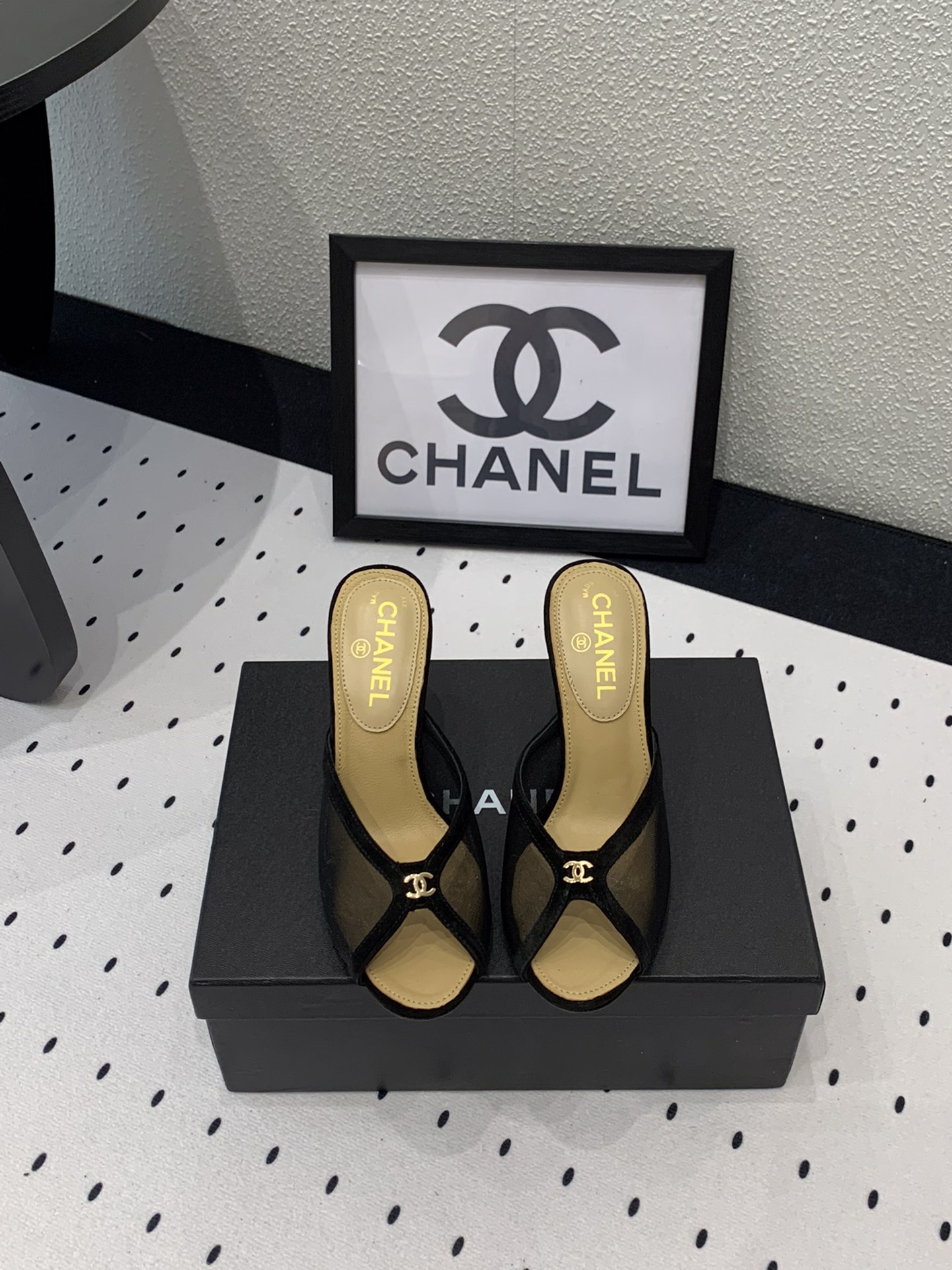 Chanel Chanel新款网纱蕾丝高跟拖鞋