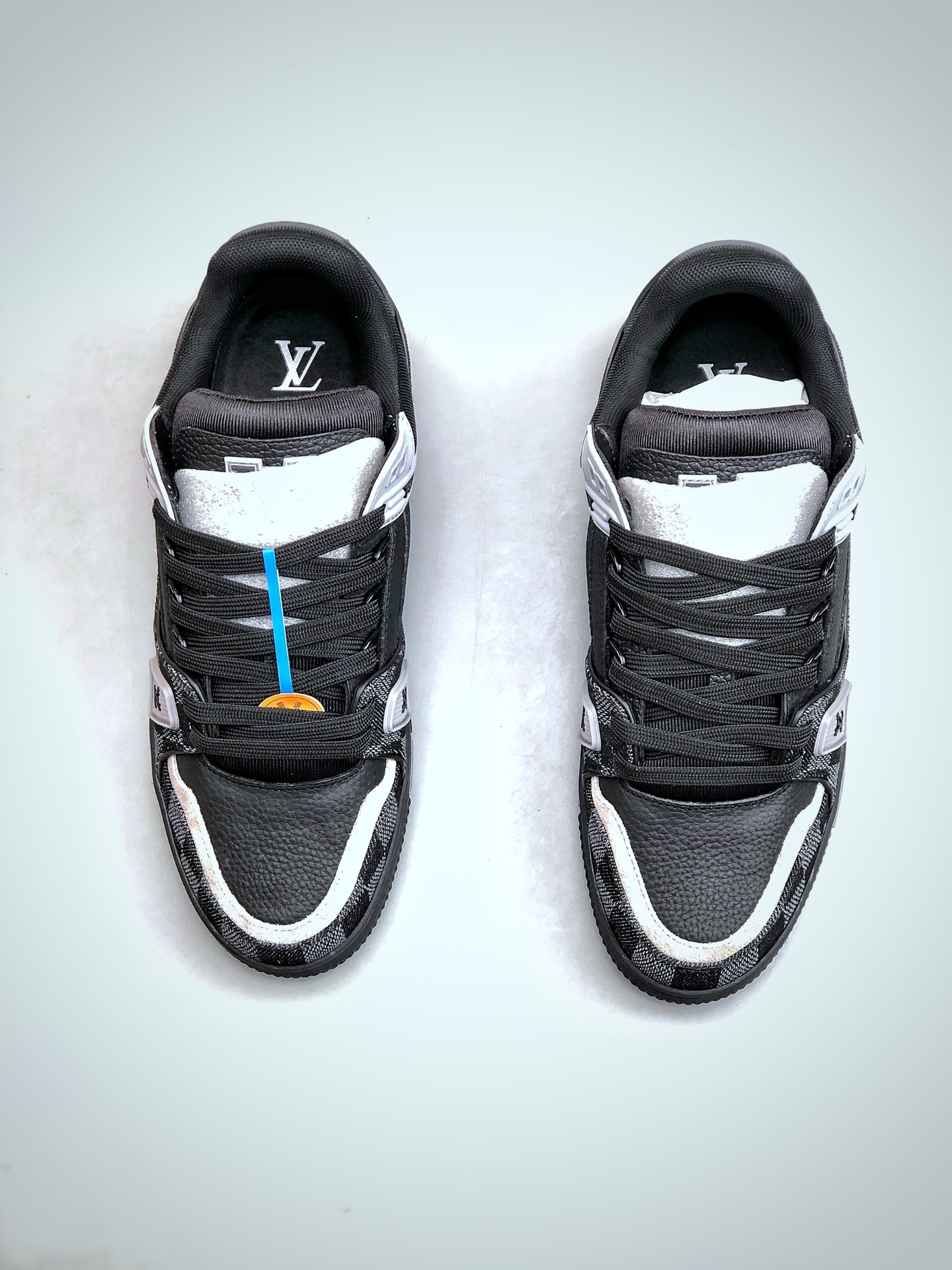 路易威登Louis Vuitton Trainer Sneaker Low休闲运动文化百搭篮球板鞋