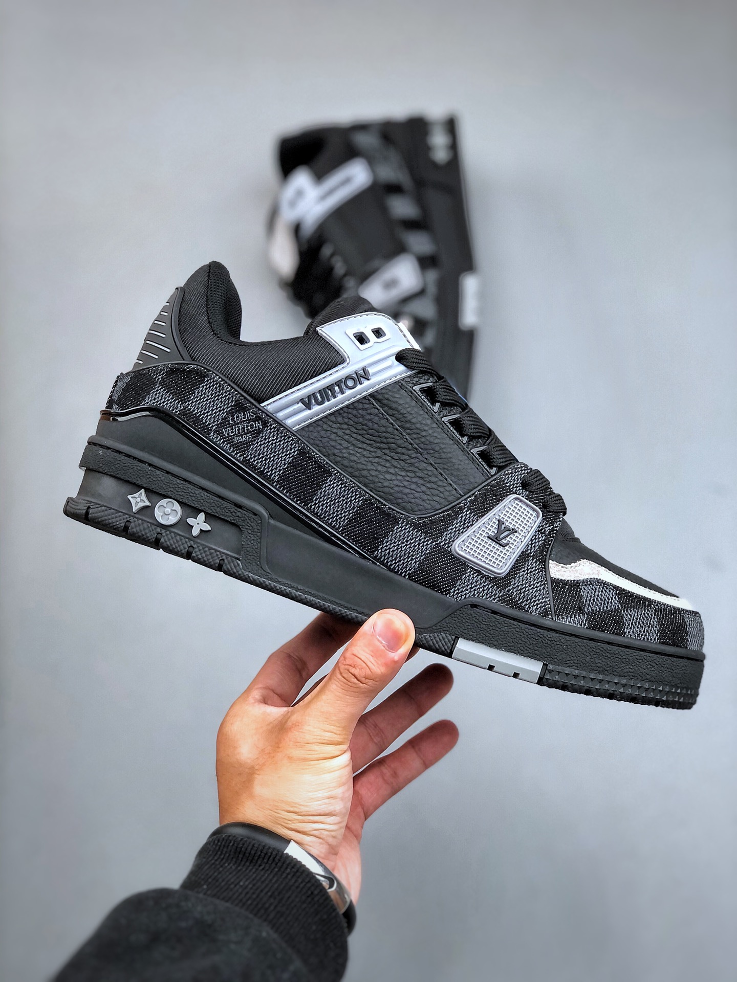 路易威登Louis Vuitton Trainer Sneaker Low休闲运动文化百搭篮球板鞋