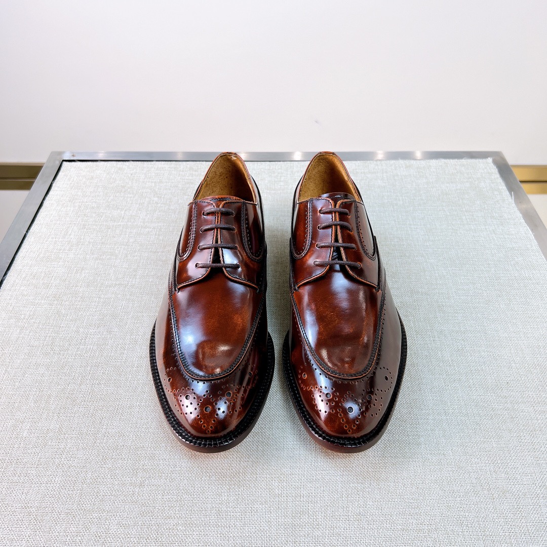 NO:679649,[L^] Original high quality - Gentleman's high-end style - Upper material, imported polished calfskin - Inner foot pads are all made of imported cowhide - Original genuine leather outsole -Size 39-44 (38, 45. Customized, non-refundable and non-exchangeable),,cowhide,Leather soles19860909【L^】原单高品质 -绅士高端风所属 -鞋面材质,进口擦色小牛皮 -内里垫脚 均用进口牛皮 -原版真皮大底 -Size 39-44（38,45.订制不退不换）,,cowhide,Leather soles,Men's shoes