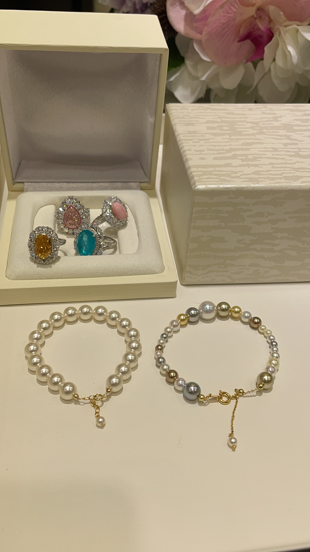 NO:634812,Group purchase price, new artificial pearl bracelet, two colors available, real pearls are within the budget, artificial pearls are very cost-effective, flawless and lustrous, can replace the ceiling, wear to bring out the noble temperament of a wealthy flower in the world, accessories, brass gold-plated Swarovski pearls/artificial pearls (not real pearls),,bracelet,gold plating,Cardia high-end jewelry19860909团购价 新品人造珍珠手链 两色可选 真珠预算限 选人造珍珠性价比超高 无瑕疵且光泽感强 平替天花板 戴出人间富贵花的高贵气质 配件黄铜镀金施华洛珍珠/人造珍珠（非真珠）,,bracelet,gold plating,卡迪亚高端饰品,Jewelry