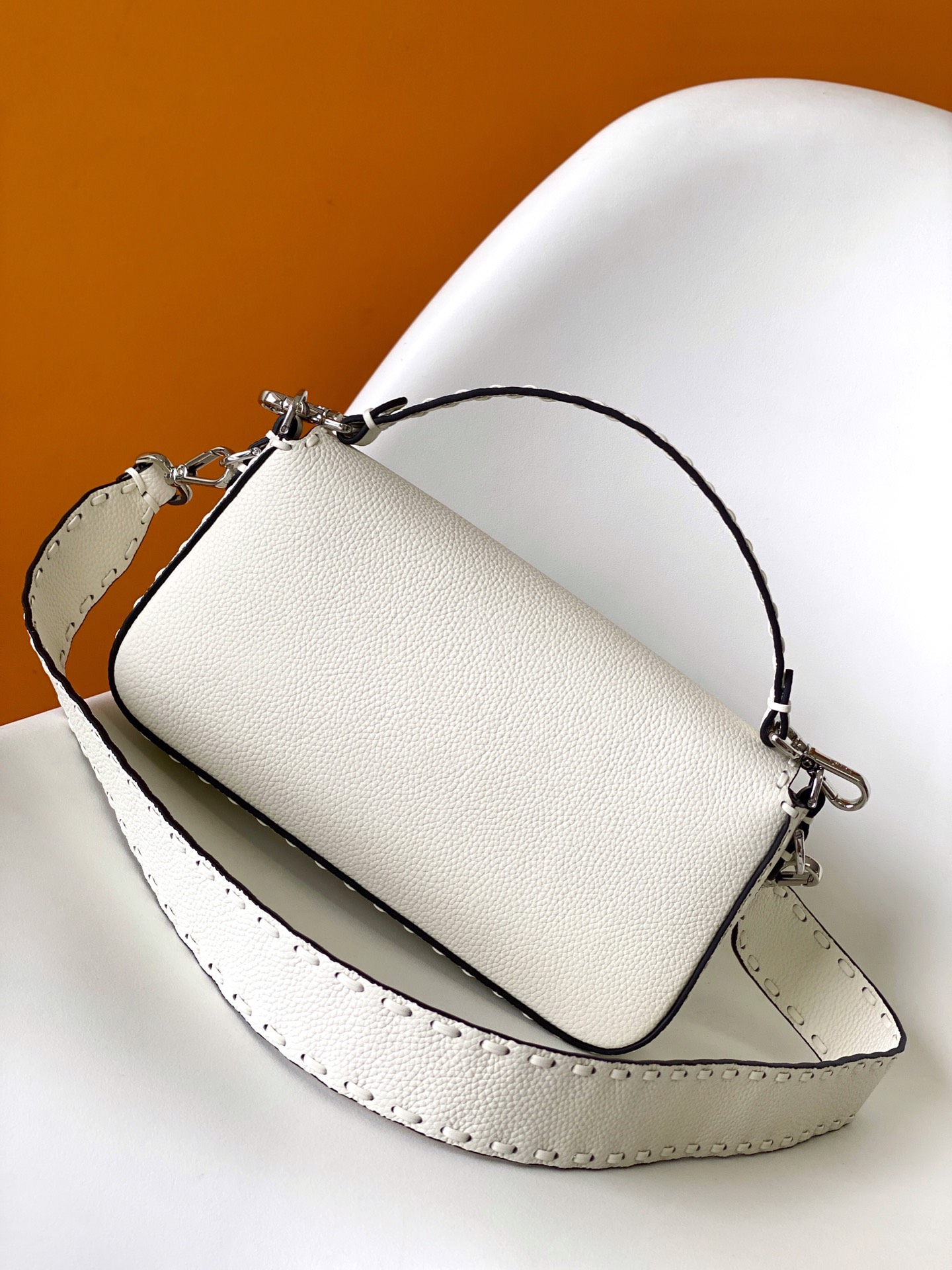 Fendi Baguette Medium White Leather Shoulder Bag - Chic and Timeless Design 3 i1717654652 7635 1