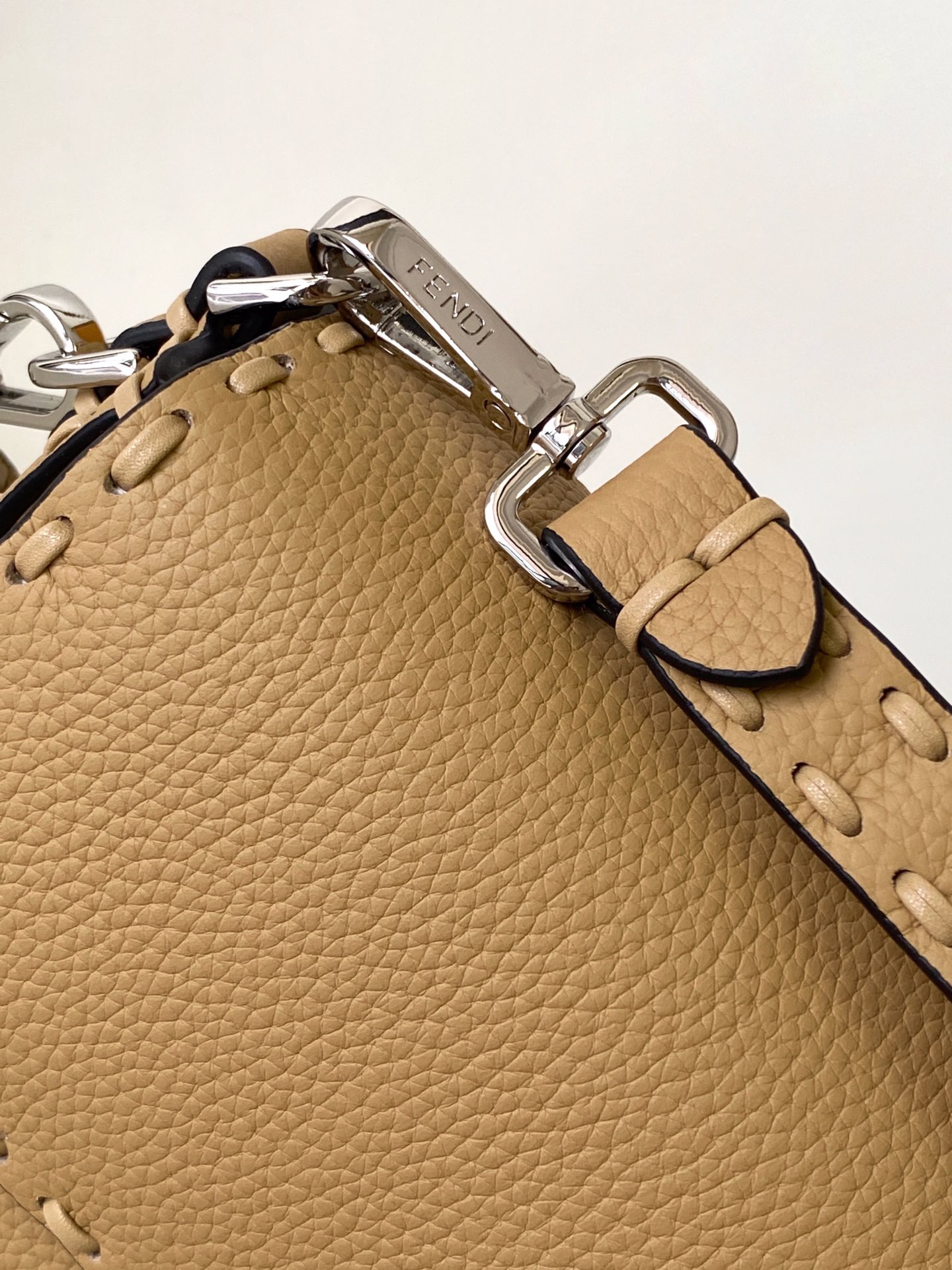 Fendi Baguette Medium Leather Shoulder Bag - Iconic Style 10 i1717655042 812 8