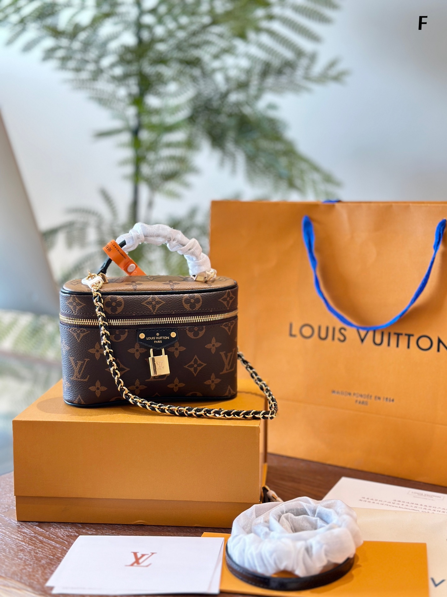 Louis Vuitton Pochettes & Sacs de Soirée Sac À Cosmétique Pouch