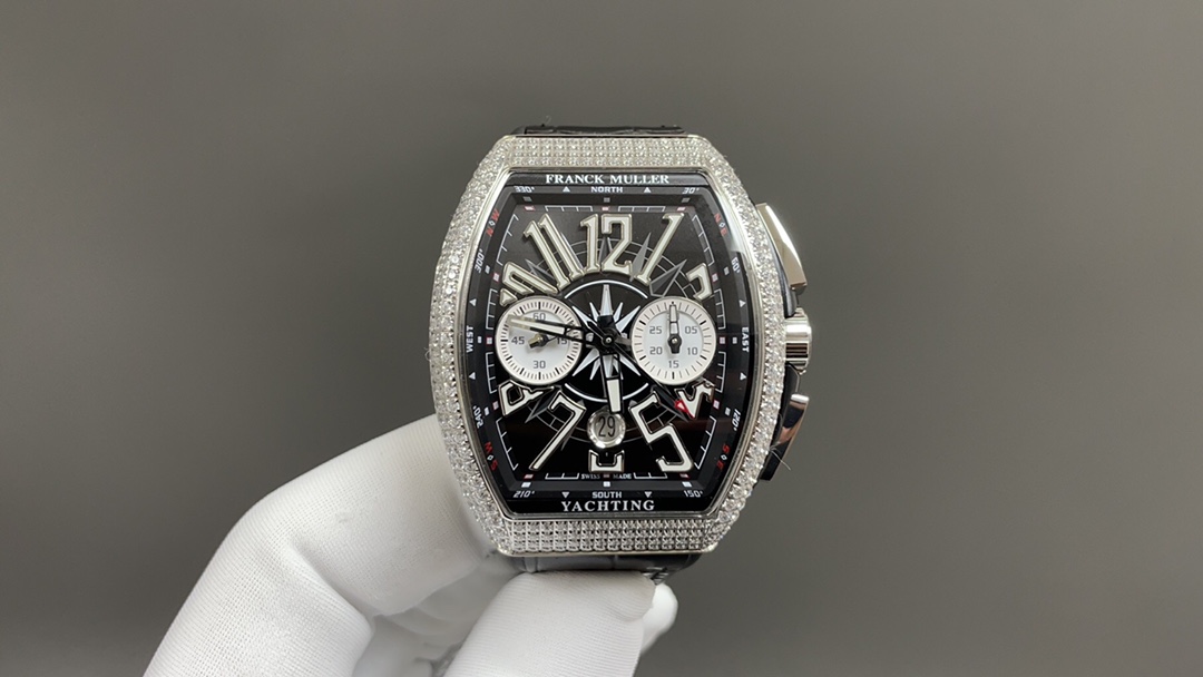 NO:150886,ABF Frank FM V45 CC DT Blue Yacht Chronograph Machinery 1. Original mold opening of the case sandwich structure case, middle inner side of the blue side groove and blue ear position protruding from the head position, making the case production process more difficult. After more than 10 months, after multiple initial proofreading, it was finally developed and successfully made. It is made of 316 stainless steel instead of a low-cost plastic mold in the market. 2. Literature. Each character is made of original 11-height digital concave edge oil filling. High cost. Complex production. Low yield. There is a magnifying glass gasket layer on the lower layer. The calendar window also uses a sapphire magnifying glass. It is always maintained that it is universal to the original. Keep improving. 3. The original uses ETA7753 movement. There is a dark handle at the 10 o'clock position for adjusting the calendar. Given that the domestic 7753 is thicker than ETA Poor stability and high reverse correction rate. The Shanghai movement with more stable performance is adopted to achieve the thickness of the case consistent with the original. Accessories can be universal. It is more convenient to adjust the calendar by adjusting the head. 4. The diamond-mounted buckle adopts the original mold. The diamond-mounted pin buckle is consistent with the original V45 star-shaped diamond-mounted pin buckle is more convenient to wear. The original is restored to the maximum. The light-shell version uses a folding snap buckle that matches the original version. 44x54mm. 5. The literal fit of the press-bend needle and the press-bend large press-bend glass curved case design that is close to the wrist. Pursuing the ultimate super accurate needle position, the best watch holder requires the control of the high needle height, fine work, and huge time-consuming 6. The steel head calendar high-end rubber strap is softer and more comfortable and the original universal strap is only the minimum requirement. The color is consistent with the original version. There is no color difference! The color of the market version is not the same as the original V45 blue yacht. Welcome to your taste,19860909ABF 法兰克 法穆兰 FM V45 CC DT 蓝色遊艇计时机械 1.表壳原版开模 三明治结构表壳 中间内侧 蓝色的侧槽和把头位置凸出来的蓝色耳位 更是使表壳的制作过程更加困难 然后历时10个多月经过多次初版校对 终于研发制作成功 完全采用316精钢制作 而非市场低成本的塑胶模具 2.字面 每个字丁都是采用原装11高度的数字凹边内填油真丁 成本高 制作复杂 良品率低 字面下层有放大镜垫片层 日历窗也是采用蓝宝石放大镜 始终保持与原装可以通用的要求 精益求精 3.原装采用ETA7753机芯 表壳10点位置有暗把 用于调日历 鉴于国产7753比ETA要厚 稳定性差 反修率高问题.采用了性能更加稳定的上海机芯 实现表壳厚度与原装一致 配件可以通用 把头调节日历更加方便 4. 镶钻版表扣采用原版开模 与原装V45满天星一致的镶钻针扣表扣 更加方便佩戴 最大限度还原原版 光壳版 采用的是折叠按扣 与原版搭配一致 44x54mm 5. 压弯表针与压弯字面贴合 高弧度大压弯玻璃紧贴手腕的弧形表壳设计 追求极致的超精准走针位 要求最好的装表师控制针高 精工细作 耗时巨大 6.钢头历高级橡胶表带 更加柔软舒适与原装通用的表带只是最低要求 颜色与原版一致 做到无色差！市场版本颜色不对原版 V45蓝色游艇 欢迎您的品鉴,,Watch