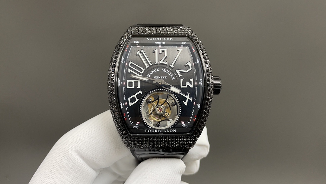 NO:150894,ABF latest model top replica Frank Muller V45 Vanguard tourbillon series has been developing movements for many years 1 1:1 Super replica original complex French Mullanto Broadwheel movement, perfect details are in place, creating a unique double barrel with the authentic movement, ultra-thin craftsmanship 2 super long 72-hour power reserve, farewell to manual winding every day, customized model for high-end players, winding the head 30 and a half circles, the barrel is full, no need to over-wind 3, thousands of times, 316L stainless steel case, ultra-thin case, consistent with the original, curved curved curve, more fitting to the wrist, comfortable to wear 4 Pure imported Italian calfskin, first-class imported fluoroelastic strap with touch and quality, completely universally exchanged with the original 5 Swiss engineer, disassembly of the original movement, one-to-one deck parts polishing and replica  Working hard to make double-spring bracelets can walk for 72 hours at a time. The fun is that you can clearly see the winding winding. Transparent bottom cover. The beauty of the machinery is unobstructed. After a long-term test, the movement is stable and durable. RMS is unique for your appreciation. Franck muller, bracelet, cowhide19860909ABF最新款 顶级复刻 法兰克穆勒V45 Vanguard陀飞轮系列 历时多年研发机芯 1 1:1 超级复刻原装复杂法穆兰陀飞轮机芯 细节完美到位 打造正品机芯独具的双发条盒 超薄工艺 2超长72小时动力储存 告别每天手动上链 高端玩家的定制款 把头上链30个半圈 发条盒为满 不需要过度上链 3 千锤百炼 316L精钢表壳 超薄表壳 与原装一致厚度 弯曲弧度 更加贴合手腕 佩戴舒适 4 纯正进口意大利小牛皮 贴合手感品质一流的进口氟橡胶表带 与正版全完通用互换 5瑞士工程师 原版机芯拆解 一比一甲板零件打磨复刻 呕心沥血制作 双发条盒手上手链一次可以走72小时 把玩乐趣在于可以清晰看到发条上链 透明底盖 机械之美一览无余 经过长时间测试,保障机芯稳定耐用 RMS 匠心独具 供您鉴赏,,franck muller,bracelet,cowhide,Watch