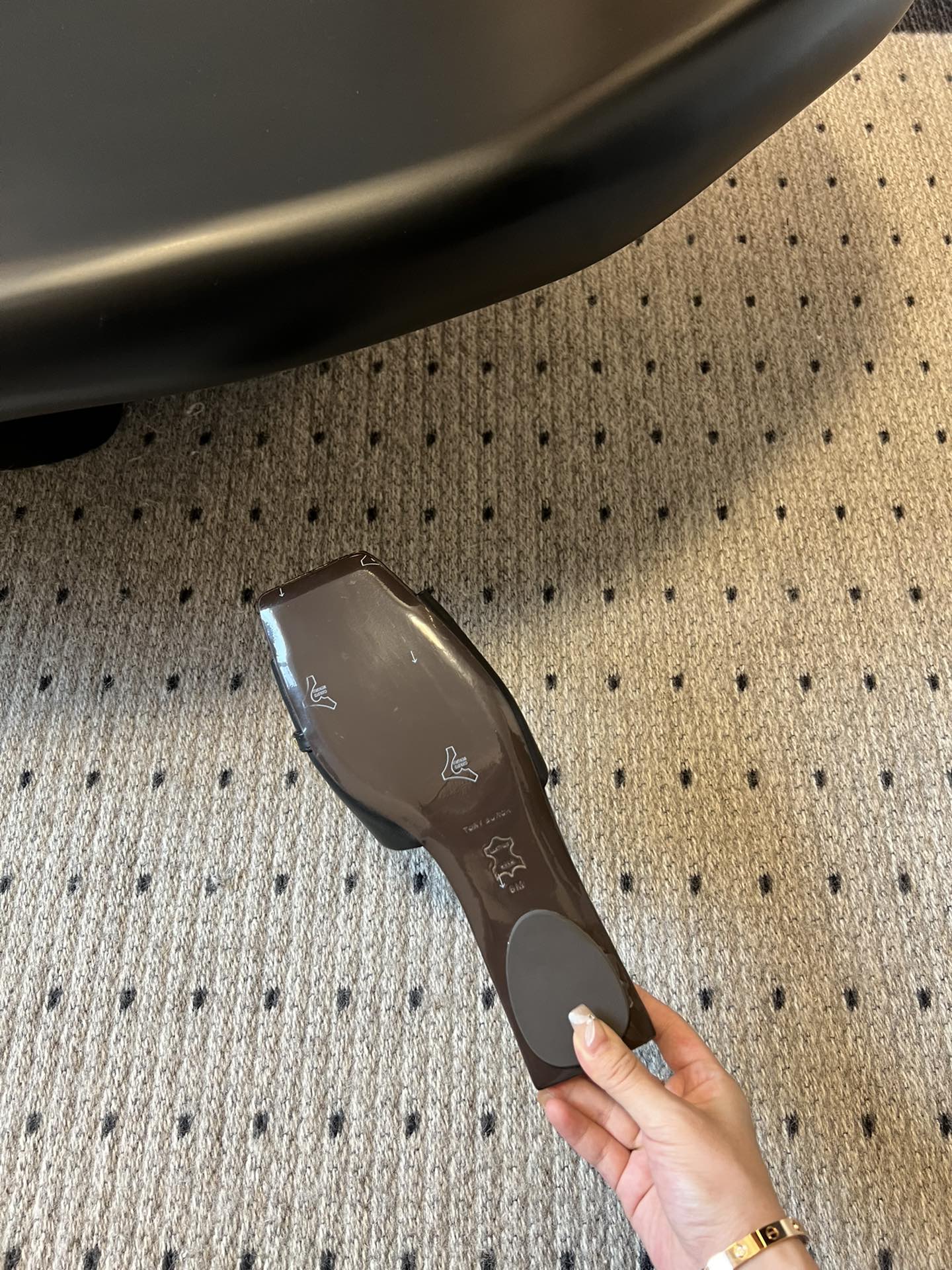 Unique Design Tory Burc Slipper: Fashionable, Comfortable, and Stylish Leather Slipper in Various Colors - 图片 5