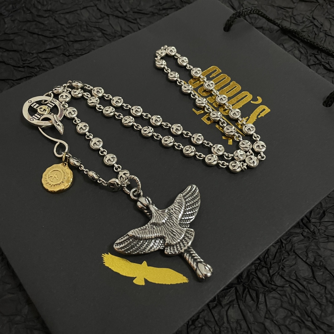 💰150    【新品上架】Goro’s高桥吾郎飞鹰吊坠 经典高桥项链  顶级版本 认准独家拍摄 主攻高端市场 绝对区别普通版本!图片产品细节与ZP一致!原版制作工艺 精工品质 纯手工打造 ~正品开模💝潮流时尚必备 男女均可佩戴 情侣款同款 摇滚朋克泰银风格 复古元素 潮流百搭 官网同款❤️