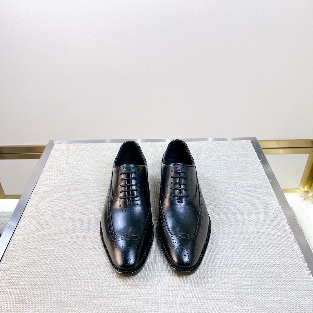 NO:711555,[L^] High-quality original order - Gentleman’s high-end style - Upper material, imported polished calfskin - Inner foot pads are all made of imported cowhide - Original genuine leather outsole -Size 39-44 (38,45. Customized, non-refundable and non-exchangeable) -Code number 5/38, 6/39, 7/40, 8/41, 9/42, 10/43, 11/44. Dear friends, please pay attention when placing an order.  -,,cowhide,Leather soles19860909【L^】原单高品质 -绅士高端风所属 -鞋面材质,进口擦色小牛皮 -内里垫脚 均用进口牛皮 -原版真皮大底 -Size 39-44（38,45.订制不退不换） -码数5/38,6/39,7/40,8/41,9/42,10/43,11/44.亲们下单注意 -,,cowhide,Leather soles,Men's shoes