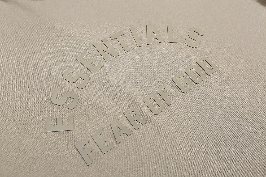 FEAR OF GOD ESSENTIALS T恤服装 8