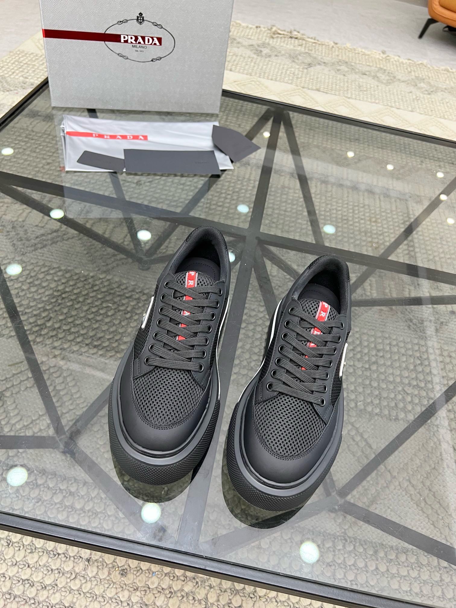 NO:218746,Brand P R A D A Color Original Color Code Number 38-44 Standard Code Price Material Prada New Style Casual Shoes Super High Quality Original Single Version Luxury Material Selection Upper is made of cowhide with mesh fabric   cowhide foot pads purely handmade for comfortable wearing experience Original special sole, Prada, prada, cowhide19860909品牌P R A D A 颜色原版配色 码数38-44标准码 价格 材质普拉达新款 休闲鞋超高品质 原单·版本奢华选材鞋面采用牛皮搭配网布面料 牛皮垫脚纯手工打造只为舒适的穿着体验原版特供大底,普拉达,prada,cowhide,Men's shoes