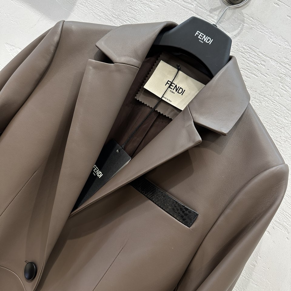 High-End Fend*24 Women’s Suit: First-Hand, Top-Quality Lamb Skin, Stylish Design - 图片 2