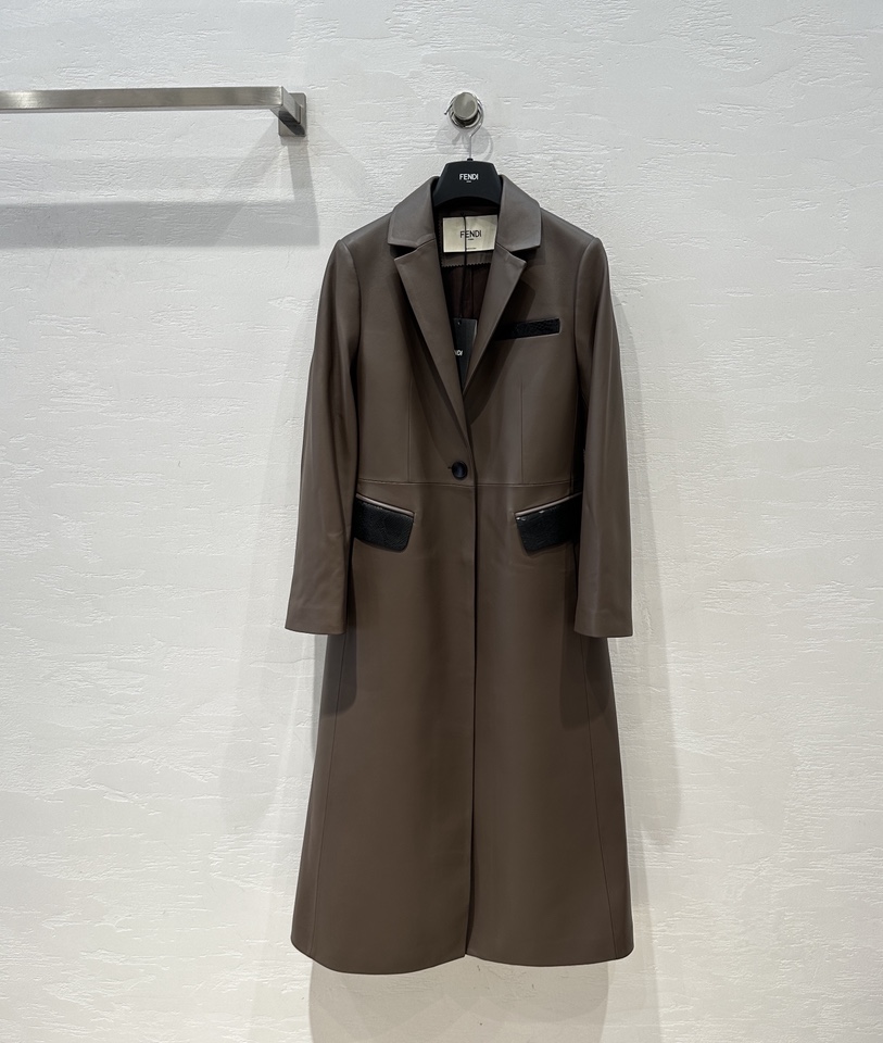 High-End Fend*24 Women’s Suit: First-Hand, Top-Quality Lamb Skin, Stylish Design