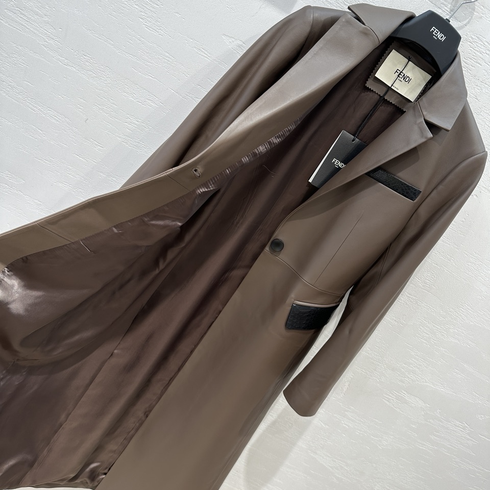High-End Fend*24 Women’s Suit: First-Hand, Top-Quality Lamb Skin, Stylish Design - 图片 8
