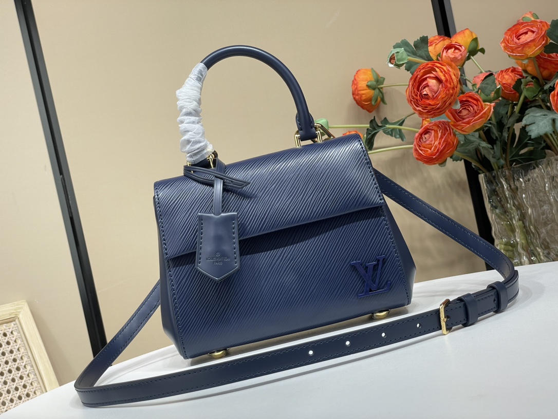 Louis Vuitton LV Cluny Taschen Handtaschen Perfekte Qualitätsdesigner -Replik
 Blau Epi Rindsleder Mini M58928