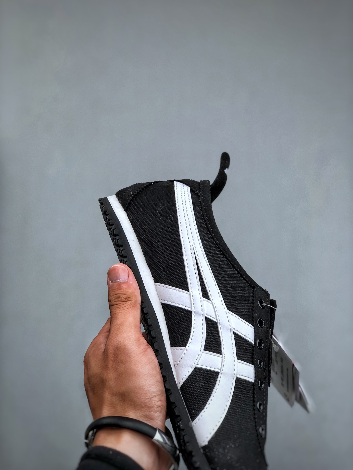 Onitsuka Tiger Mexico 66 Slip-On Canvas Sneakers - Comprehensive 6