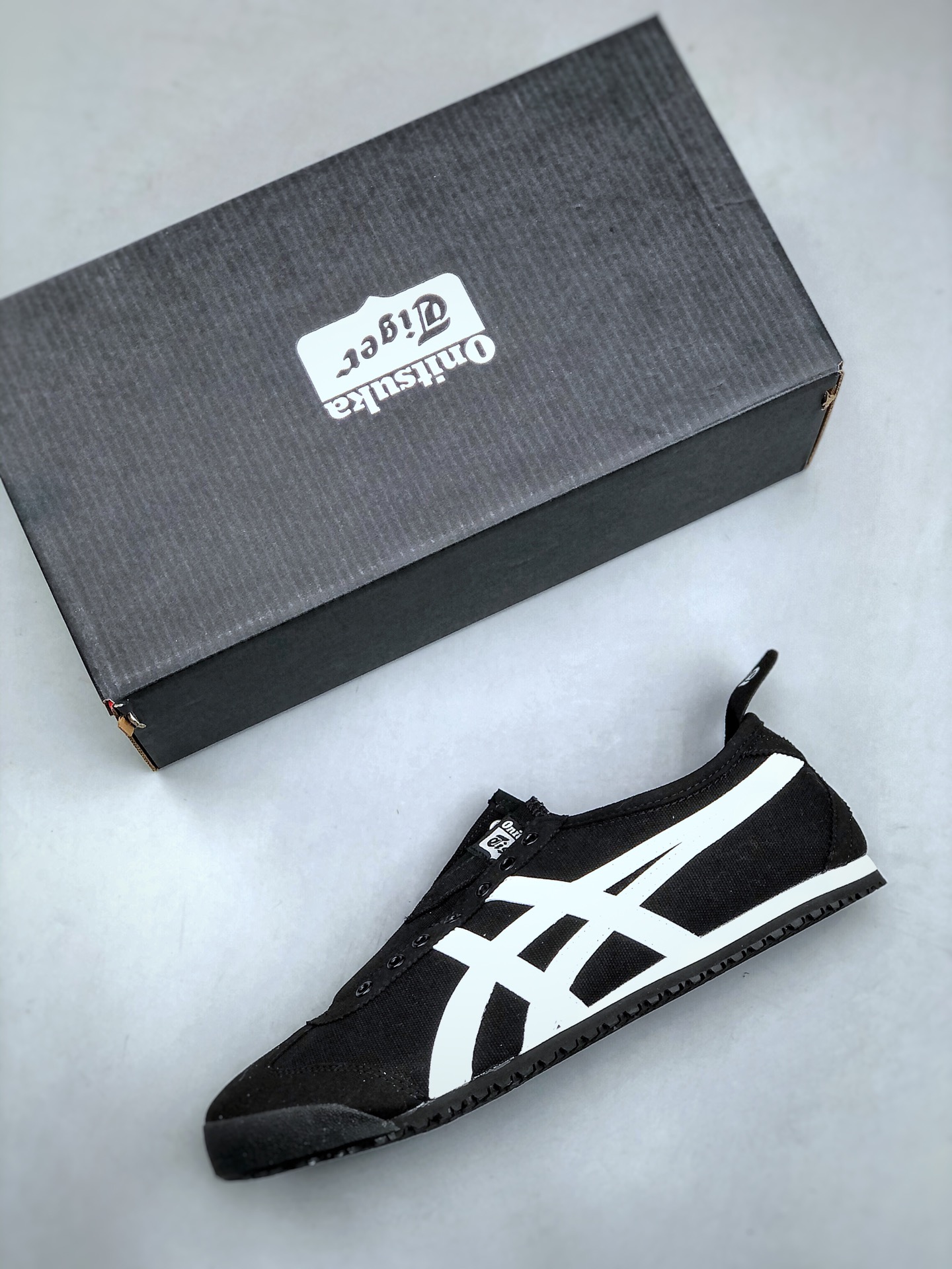 Onitsuka Tiger Mexico 66 Slip-On Canvas Sneakers - Comprehensive 3