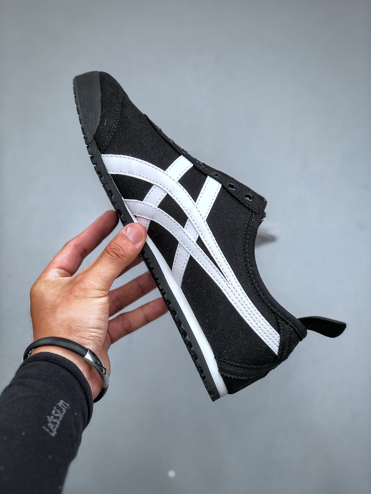 Onitsuka Tiger Mexico 66 Slip-On Canvas Sneakers - Comprehensive 2