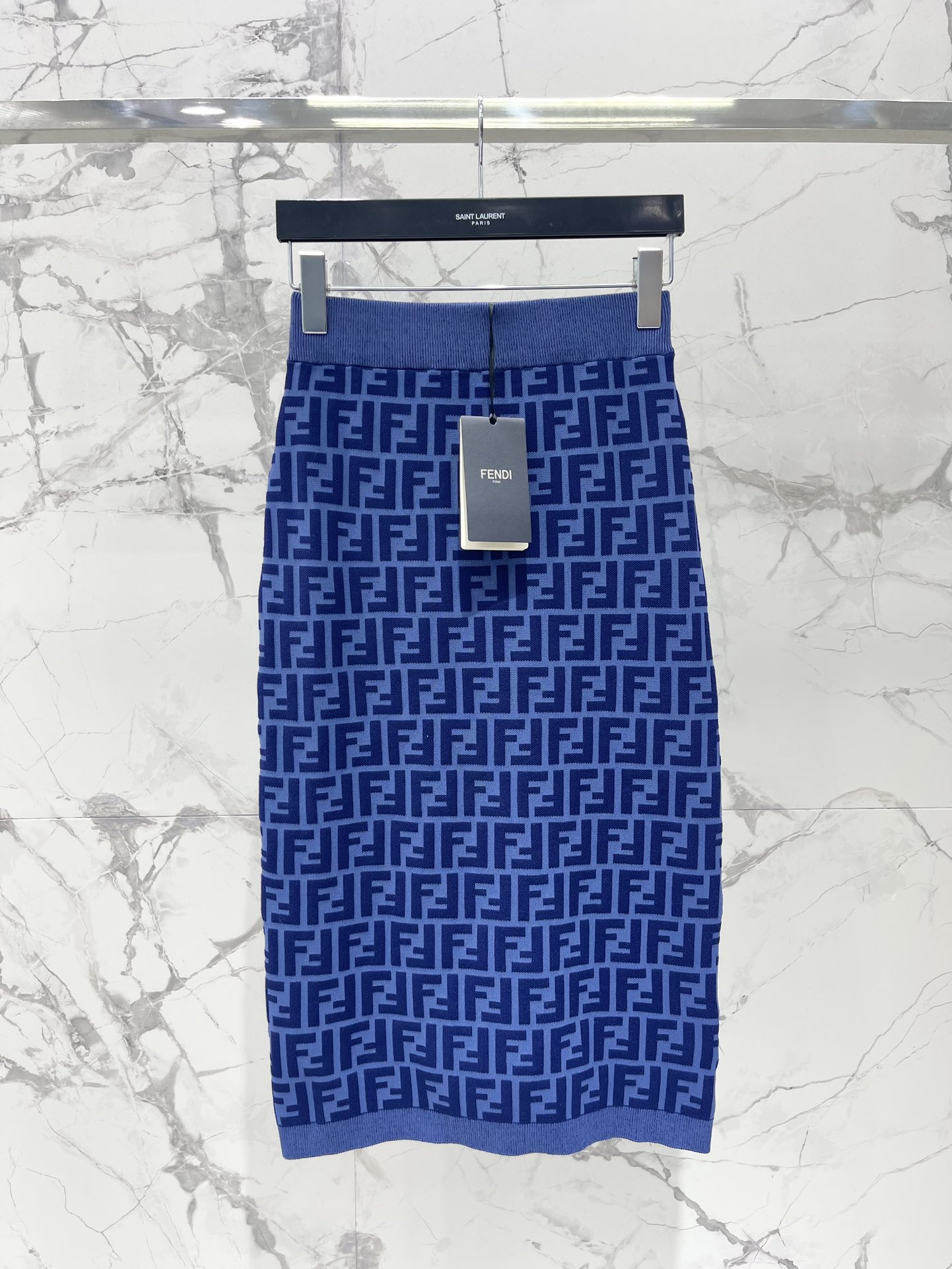 Di alta qualità online
 Fendi Abbigliamento Abiti da Donna Pantaloni Corti Gonne T-Shirt Canotta Blu Lavorazione a maglia Maniche corte