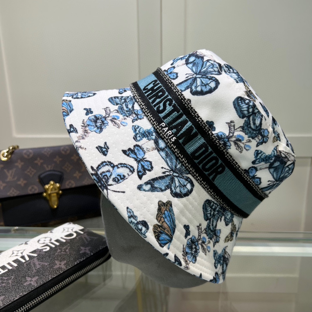 NO:203775,.00 with dust bag, the new Dior Dior official website original single replica. It is really good and textured and very versatile style, both for both men and women, and can be worn for any head circumference. I sincerely recommend hats, fisherman hats, baseball hats, knit hats, hats, dior, dior, espadrilles, hats19860909.00配防尘袋,新款迪奥Dior官网原单复刻.真心很好有质感又非常百搭的款式,男女通用,任何头围都可以佩戴.真心推荐帽子渔夫帽棒球帽针织帽,帽子,dior,dior,espadrilles,hats,hat