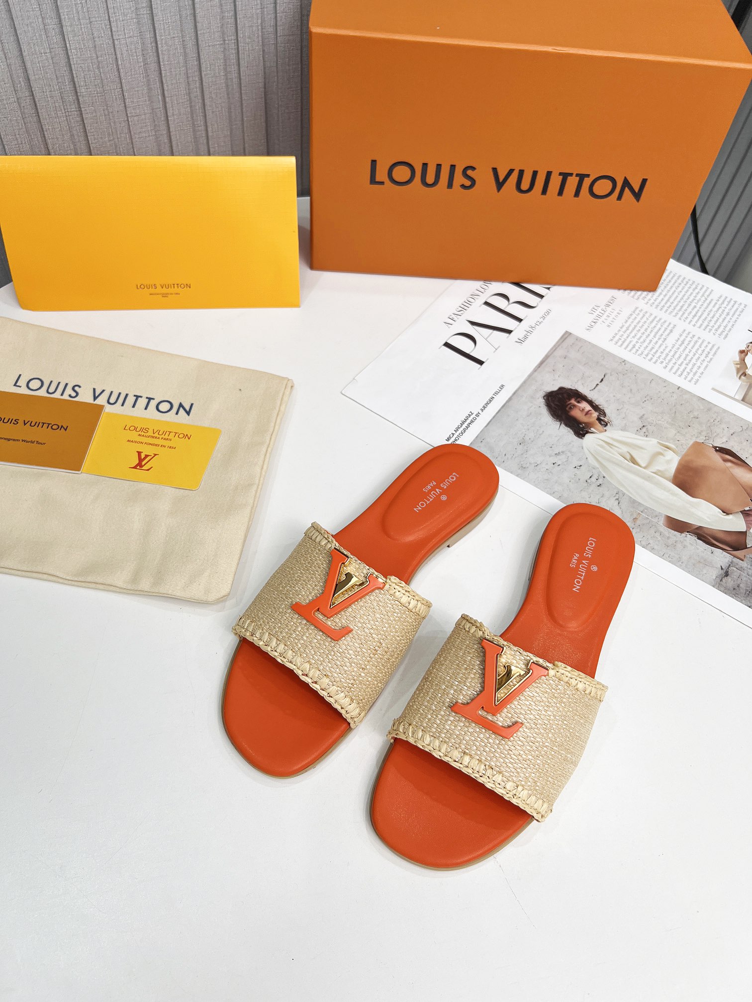 Koop replica
 Louis Vuitton Schoenen Pantoffels Weven Vrouwen Echt leer Raffia Rubber