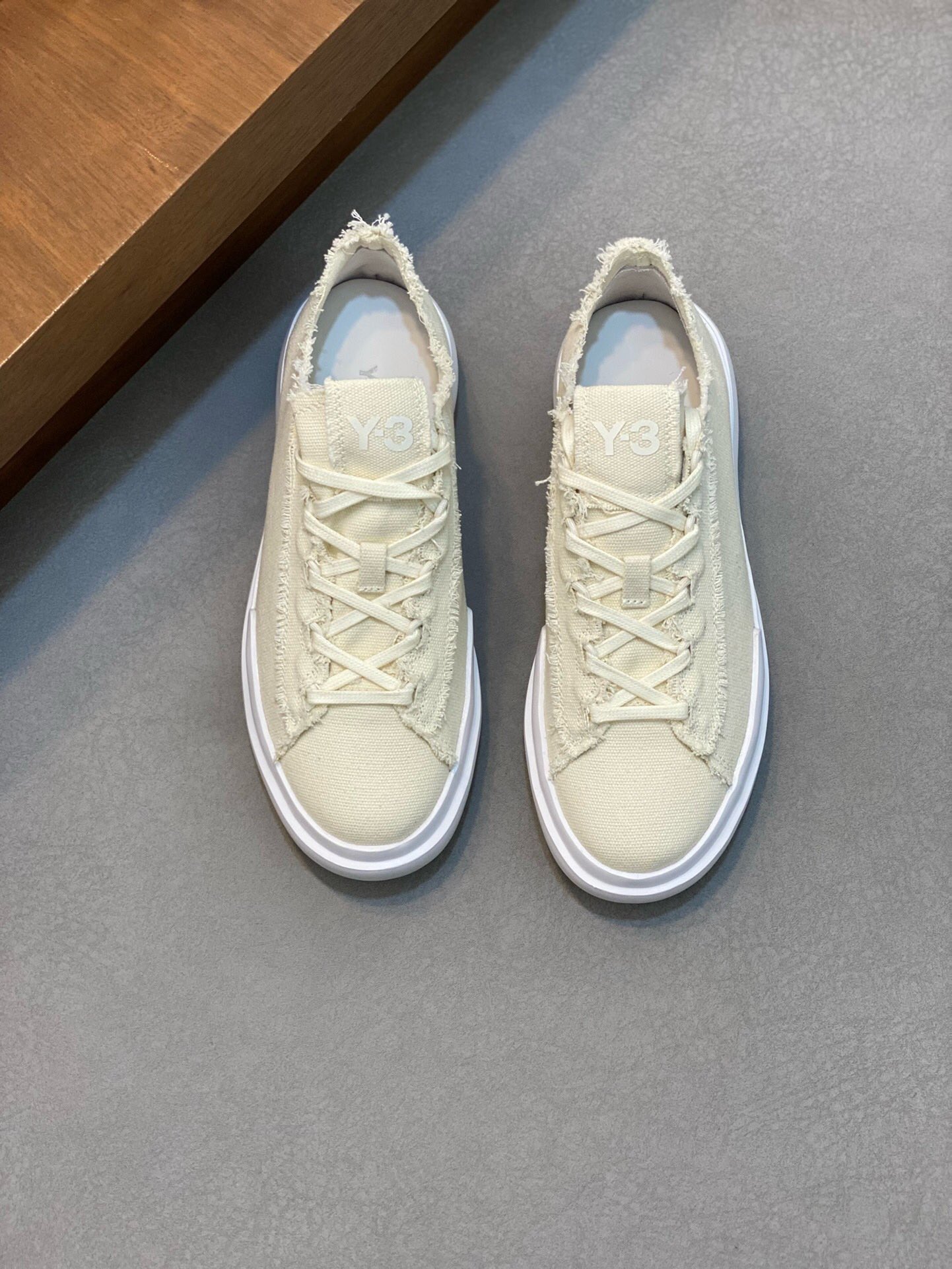 NO:218345,Brand Y-3 color original color matching, code number 39-44 customized 38.45 price Material Y-3 summer new casual sneakers @ hot sale this year!  The original replica high-end top-quality original single-quality upper is made of soft cowhide mesh and made of mesh lining = sheepskin foot pads are comfortable, breathable, cool, fashionable, wear-resistant foaming. The original outsole is comfortable and light!  ,Y-3,sneakers,cowhide,sheepskin19860909品牌Y-3 颜色原版配色 码数39-44定做38.45 价格 材质Y-3夏季新款休闲运动鞋@今年热销！原版复刻高端顶级 原单品质鞋面采用柔软牛皮拼接网布制作网布内里=羊皮垫脚舒适透气炫酷时尚耐磨发泡 原版大底上脚舒适轻盈！,Y-3,sneakers,cowhide,sheepskin,Men's shoes