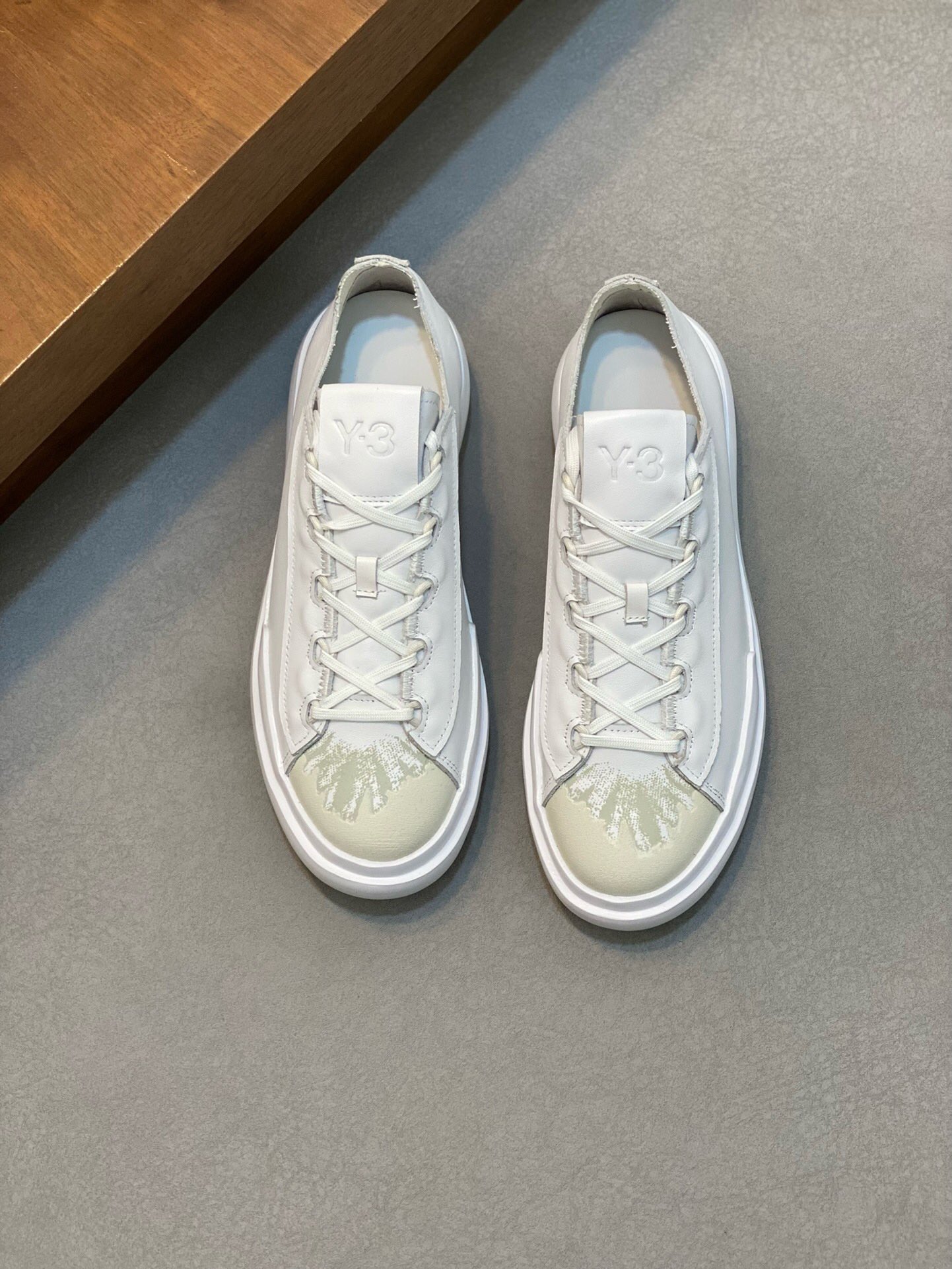 NO:217037,Brand Y-3 color original color matching, code number 39-44 customized 38.45 price Material Y-3 summer new casual sneakers @ hot sale this year!  The original replica high-end top-quality original single-quality upper is made of soft cowhide mesh and made of mesh lining = sheepskin foot pads are comfortable, breathable, cool, fashionable, wear-resistant foaming. The original outsole is comfortable and light!  ,Y-3,sneakers,cowhide,sheepskin19860909品牌Y-3 颜色原版配色 码数39-44定做38.45 价格 材质Y-3夏季新款休闲运动鞋@今年热销！原版复刻高端顶级 原单品质鞋面采用柔软牛皮拼接网布制作网布内里=羊皮垫脚舒适透气炫酷时尚耐磨发泡 原版大底上脚舒适轻盈！,Y-3,sneakers,cowhide,sheepskin,Men's shoes